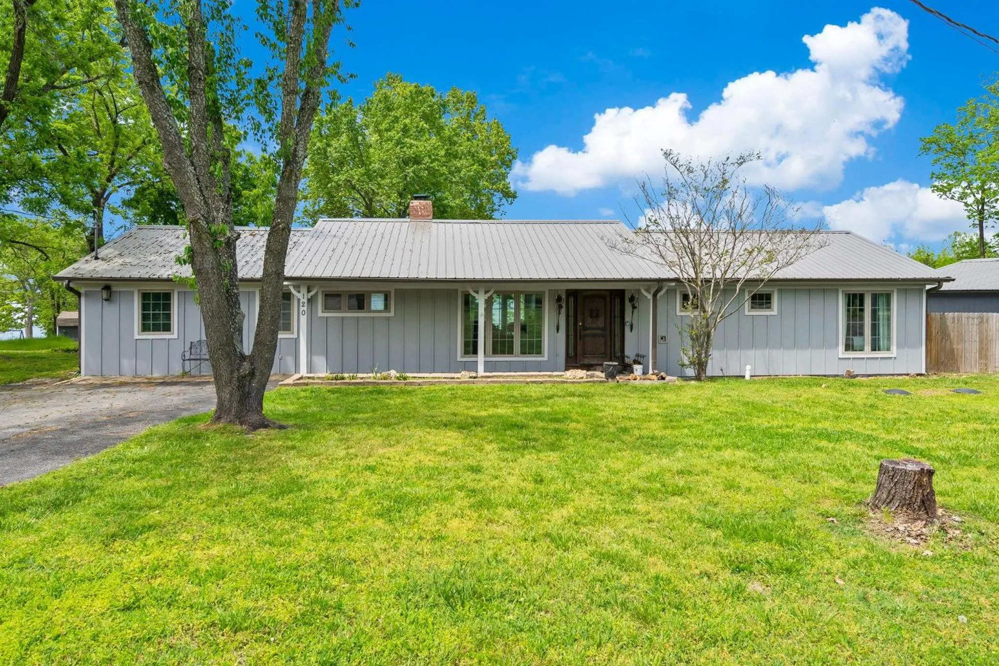 Lake Escape Lakefront Lodge at Red Bud Cove