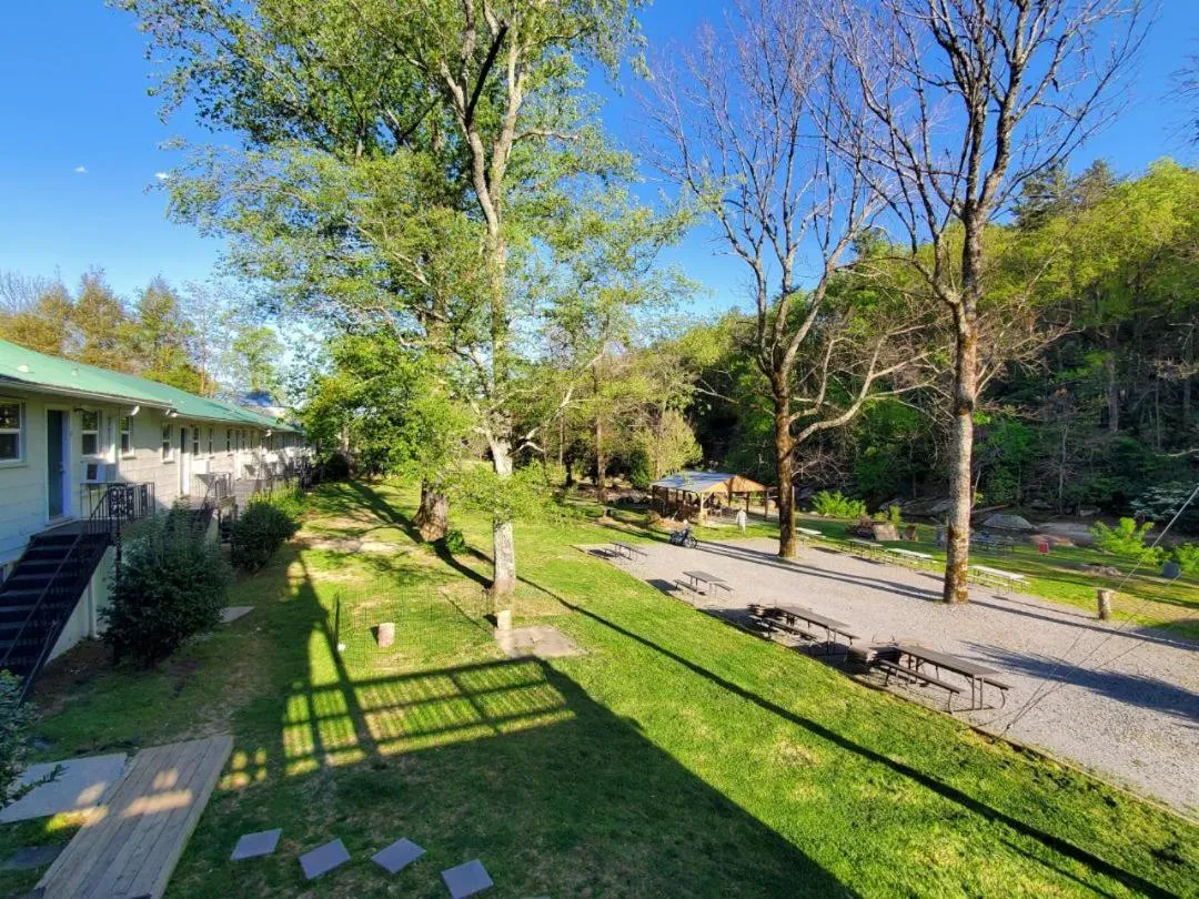 Garden in Geneva Hotel & Tiki Bar