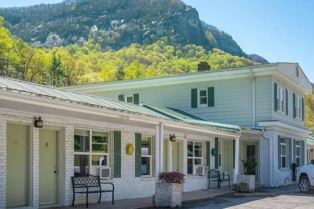 Property building in Geneva Hotel & Tiki Bar