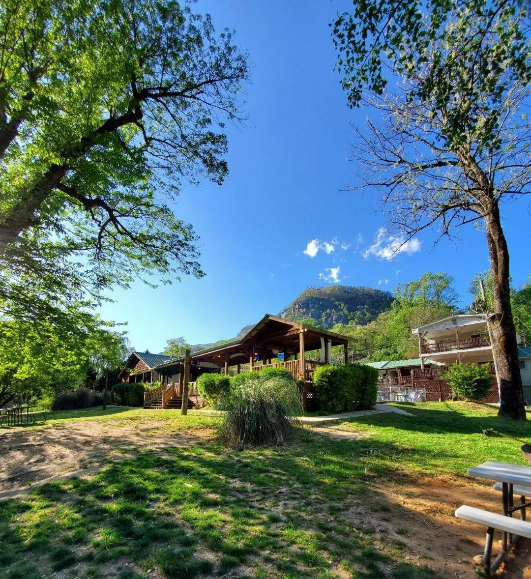 Property building in Geneva Hotel & Tiki Bar