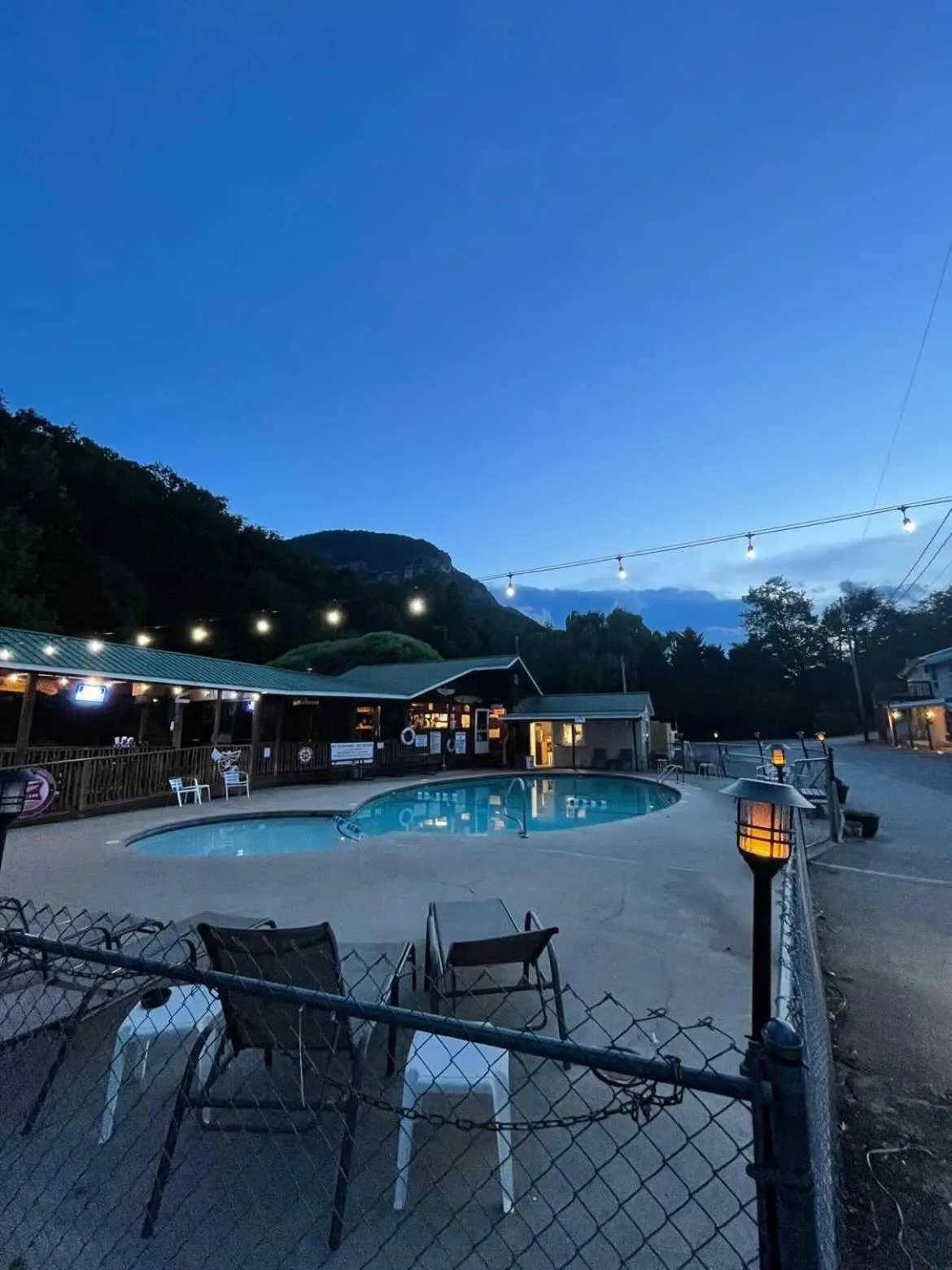 Swimming pool in Geneva Hotel & Tiki Bar