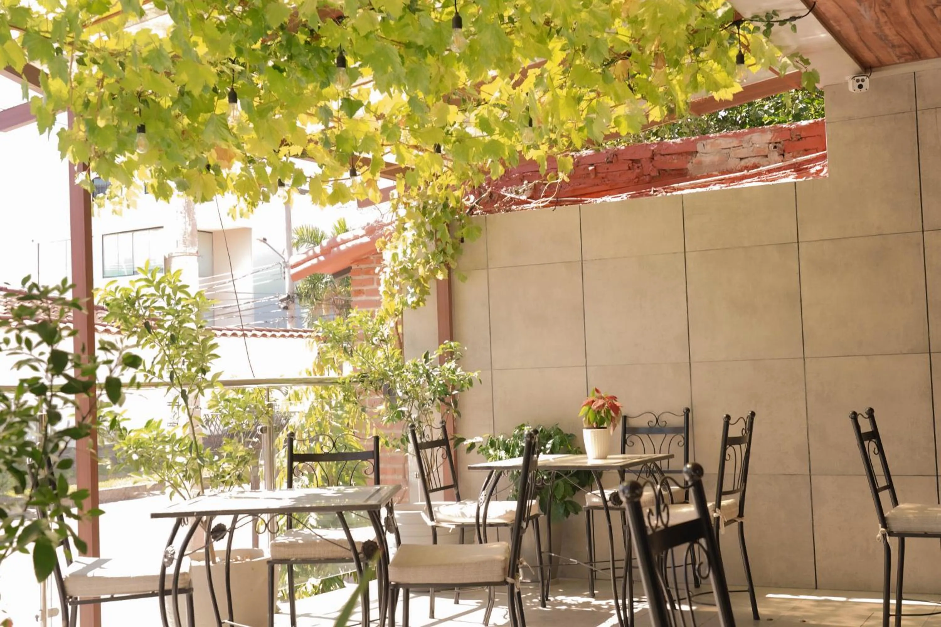 Coffee/tea facilities in Chairu Eco Hotel