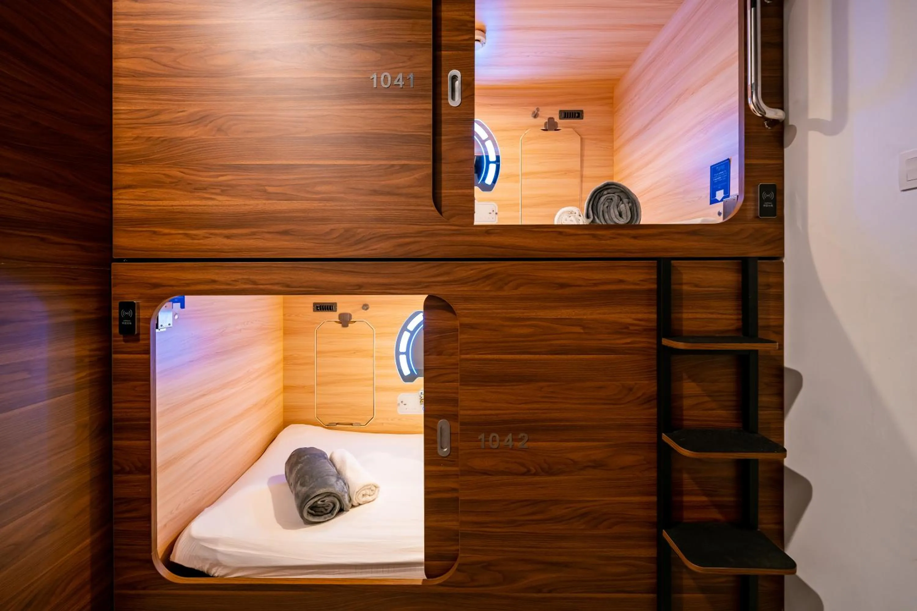 Bed in Jpod Capsule Hotel