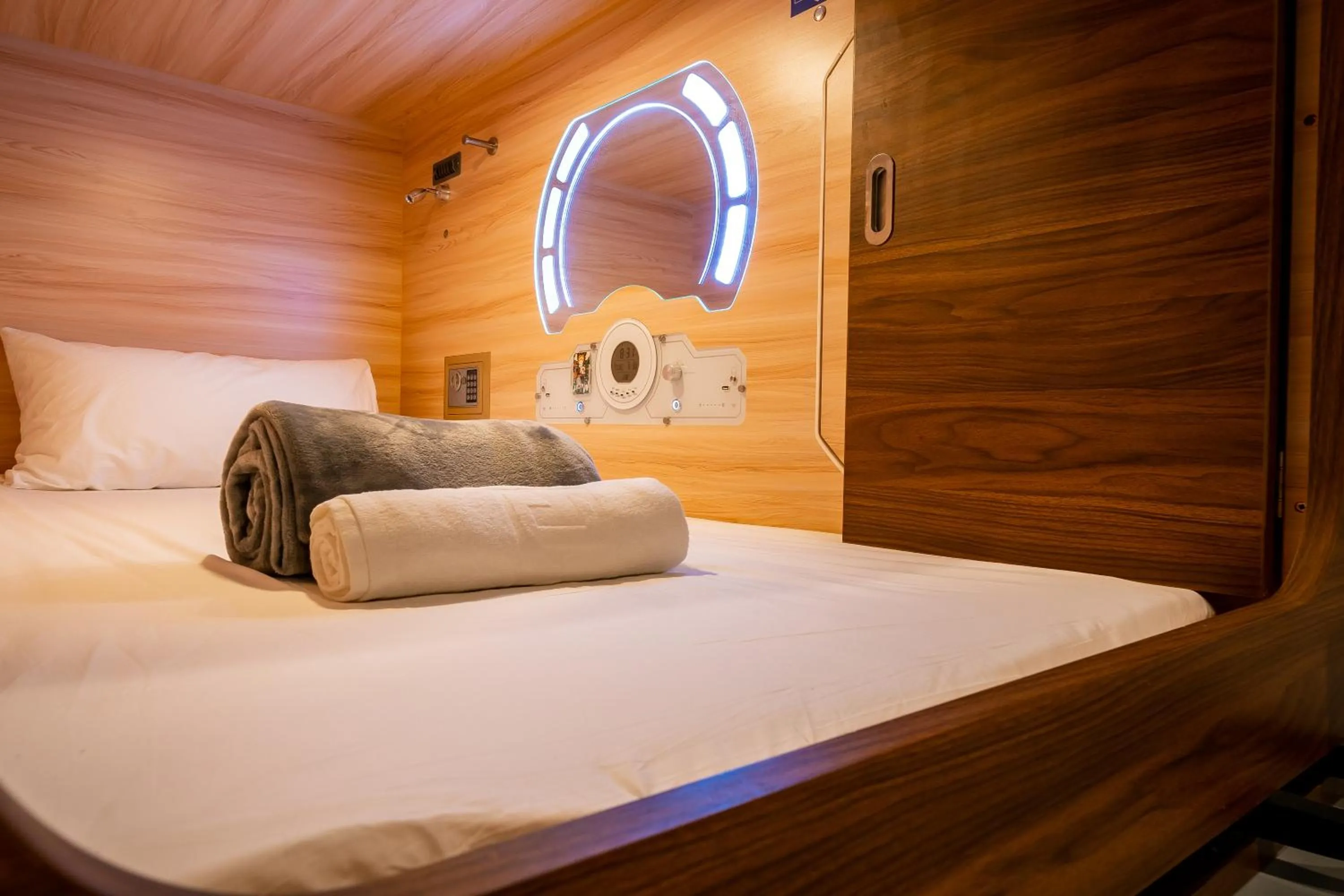 Bed in Jpod Capsule Hotel