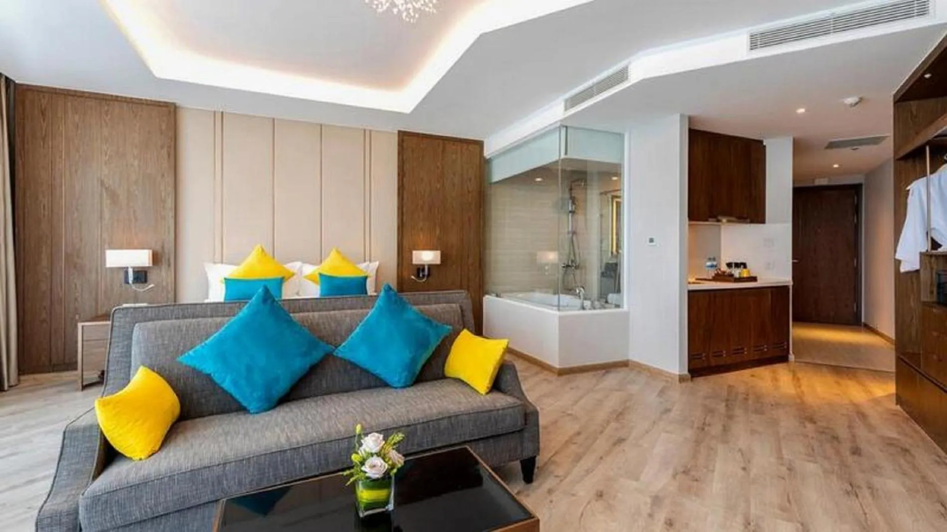 RIS Panorama Condotel