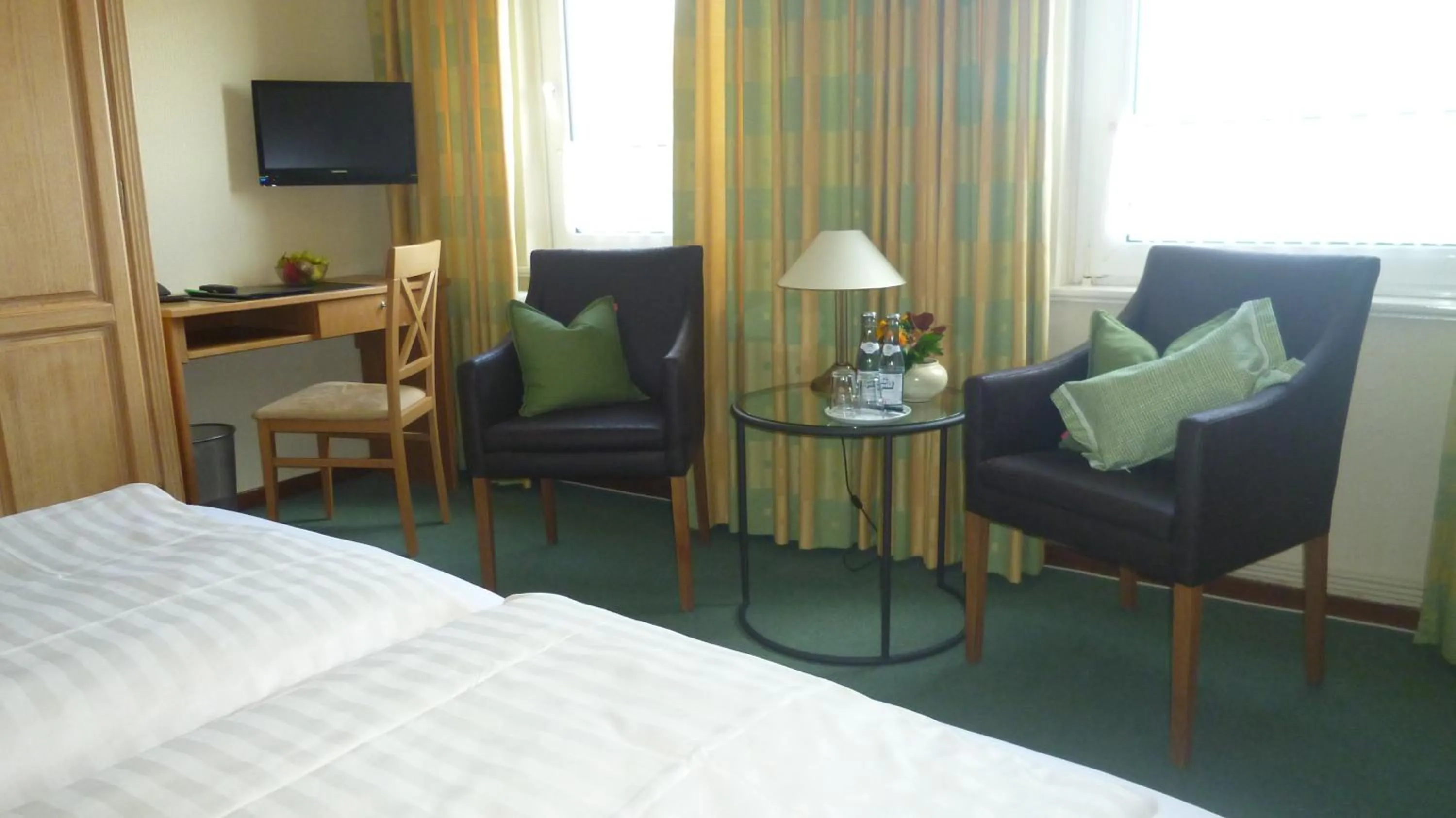 Seating area, Bed in Hotel Landhaus Lahmann