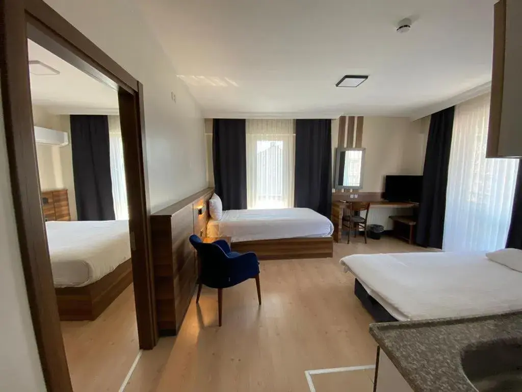 Family Suite with Balcony in Bolu Evim Otel Family Suite with Balcony in Bolu Evim Otel