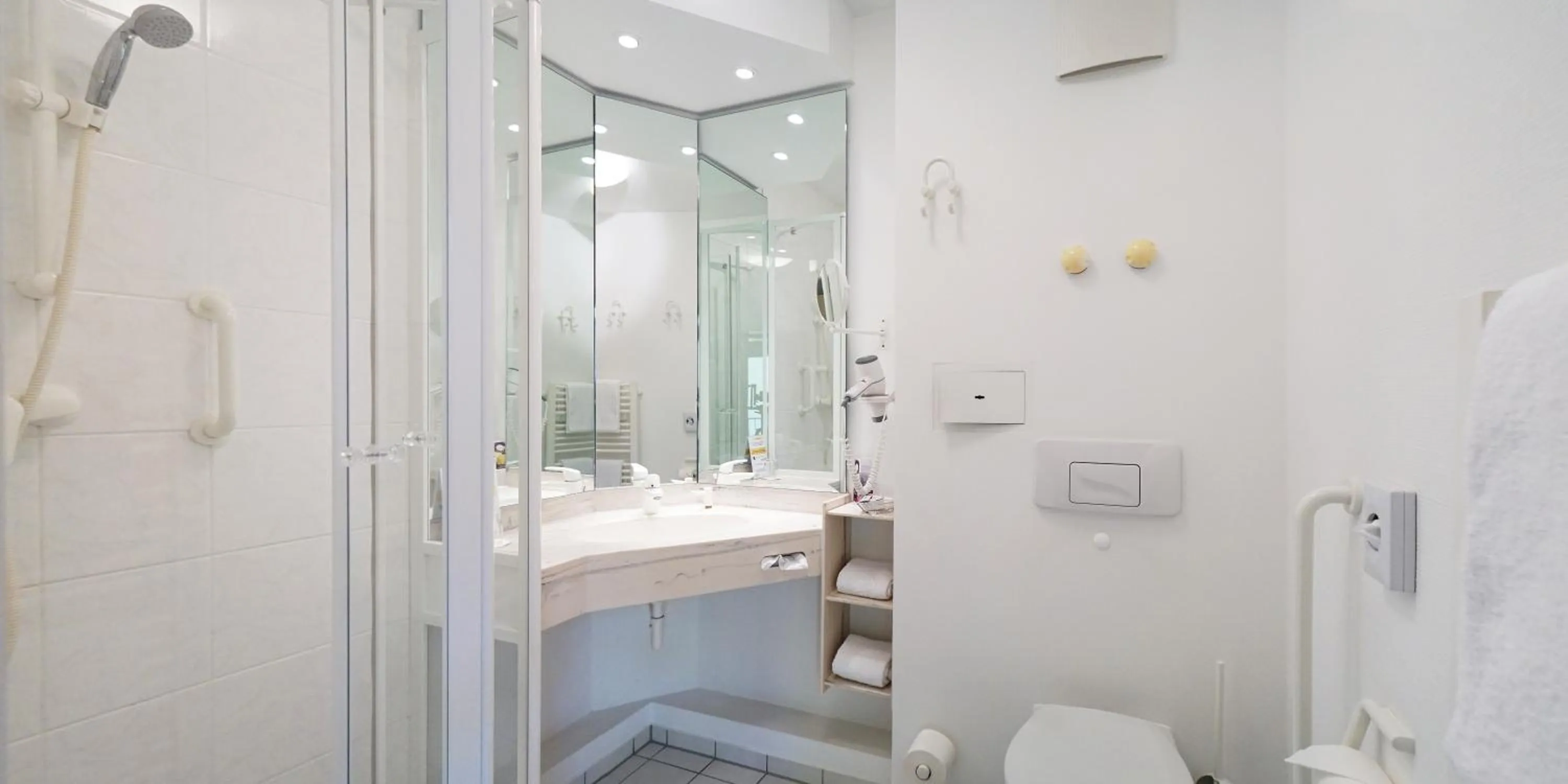 Shower in Thermenhotel Sonnenhof