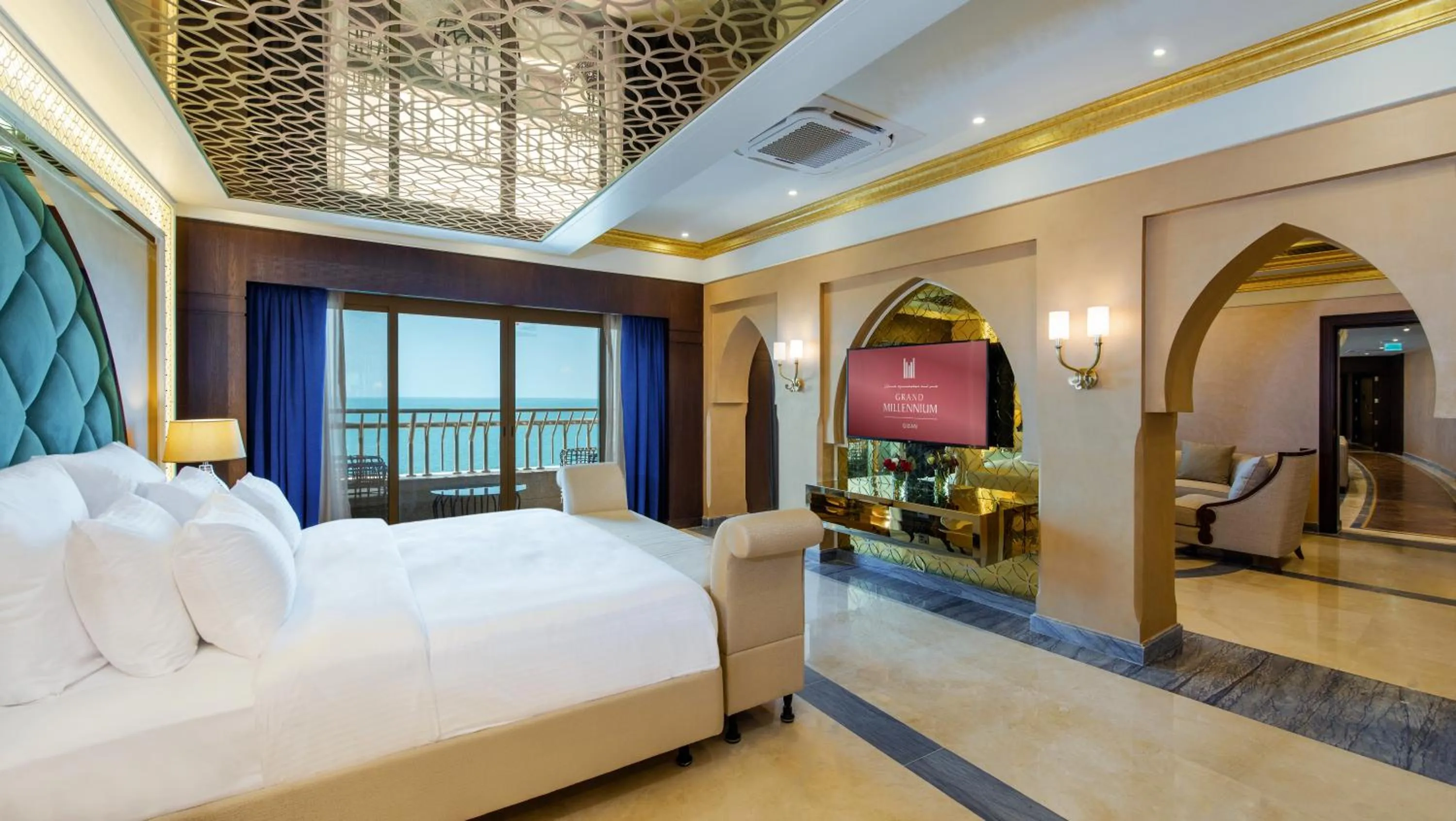 Photo of the whole room, Bed in Grand Millennium Gizan