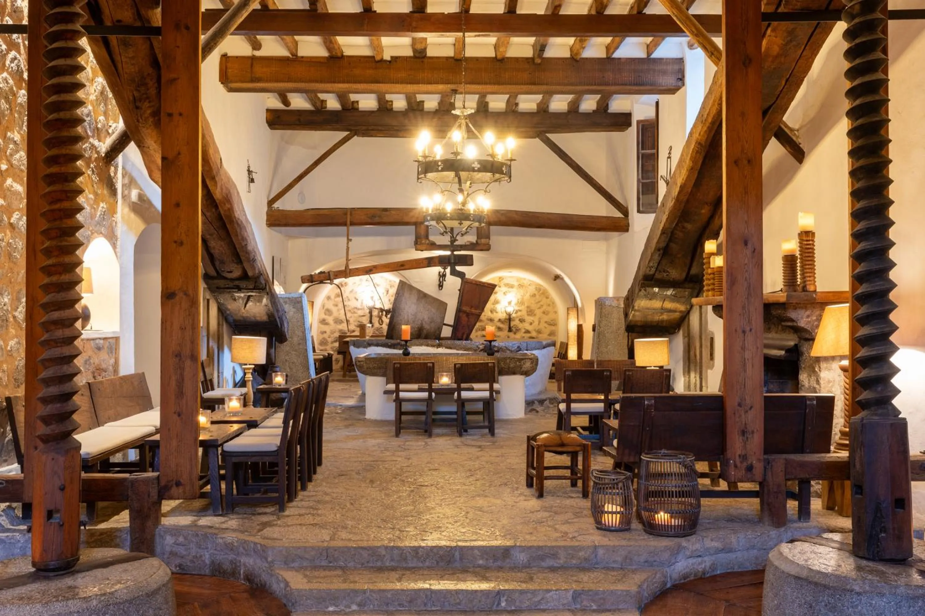 Seating area in Hotel Es Port