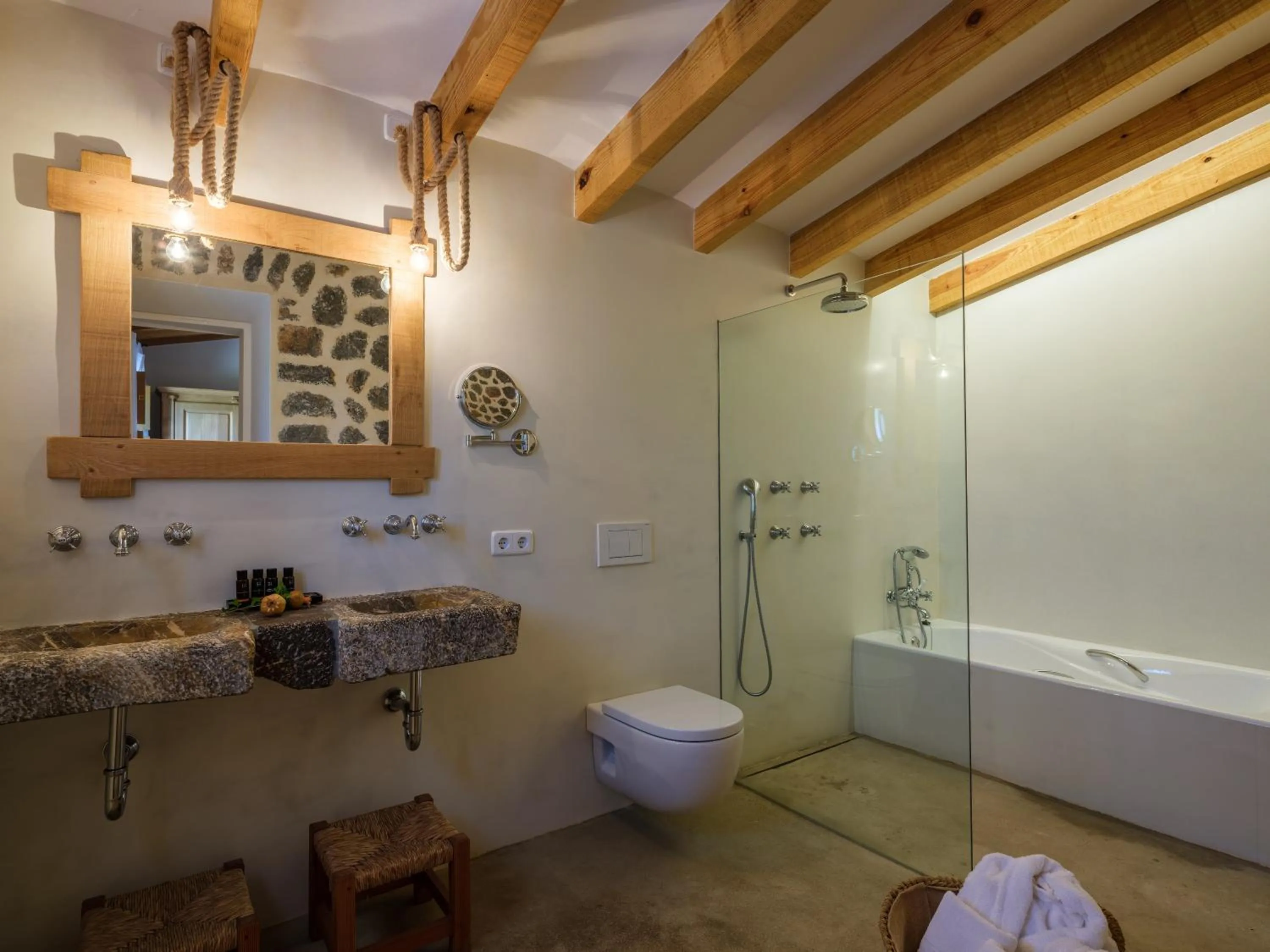 Bathroom in Hotel Es Port