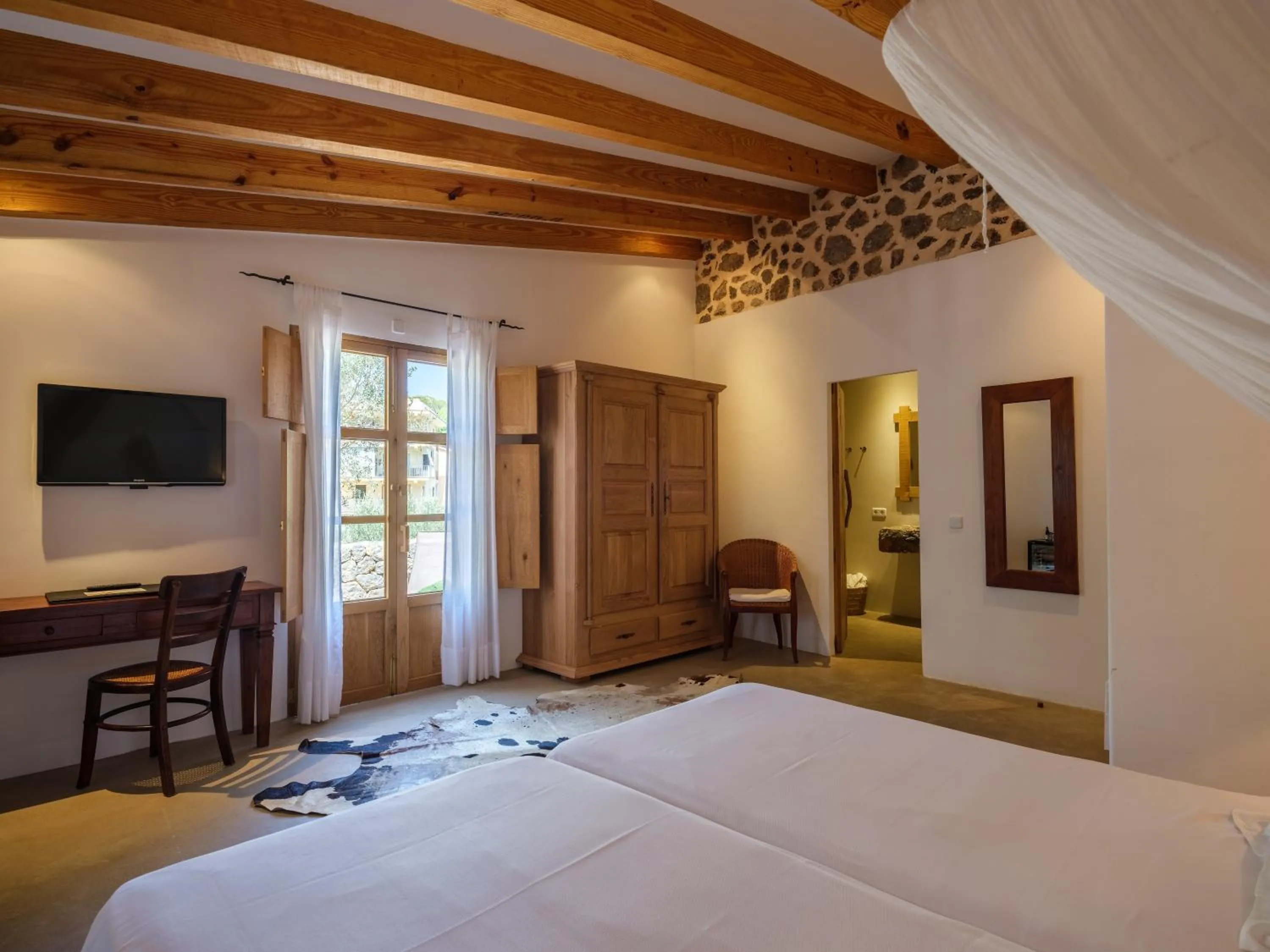 Photo of the whole room, Bed in Hotel Es Port