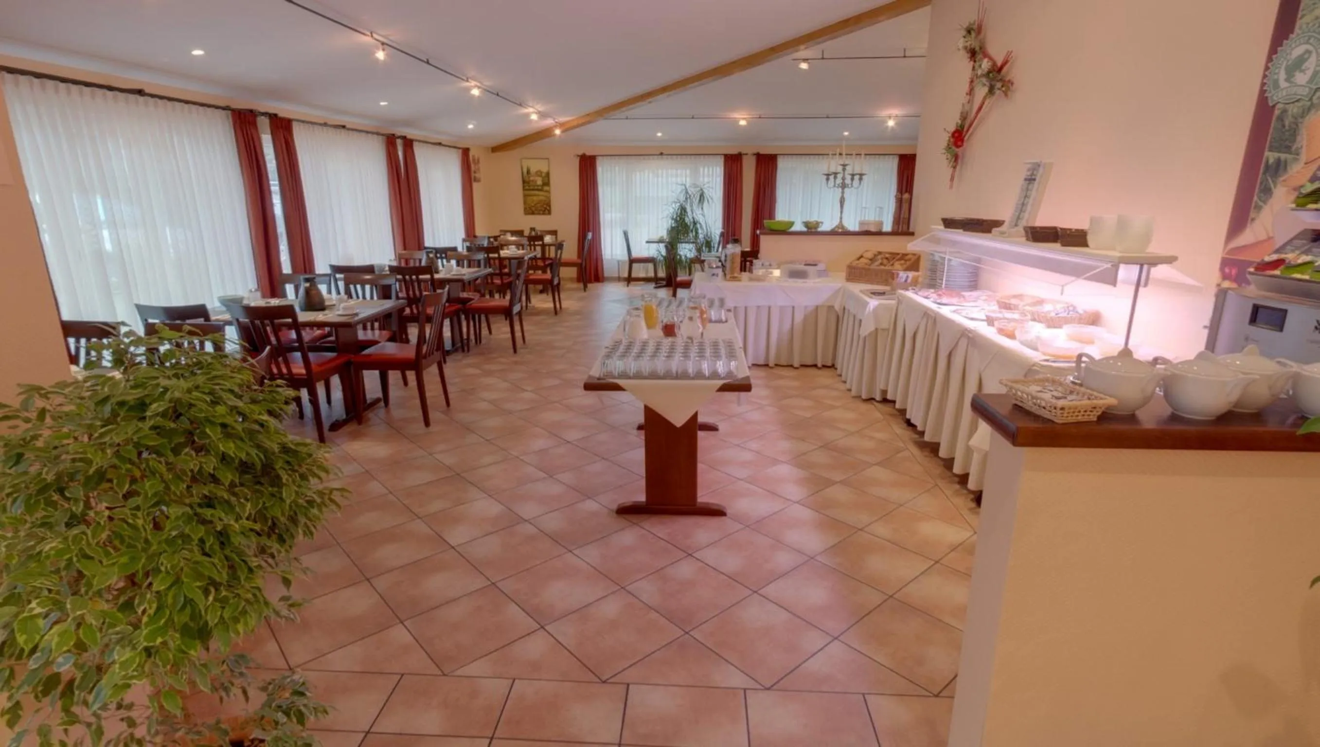 Food and drinks, Bed in Hotel Garni Stadt Friedberg