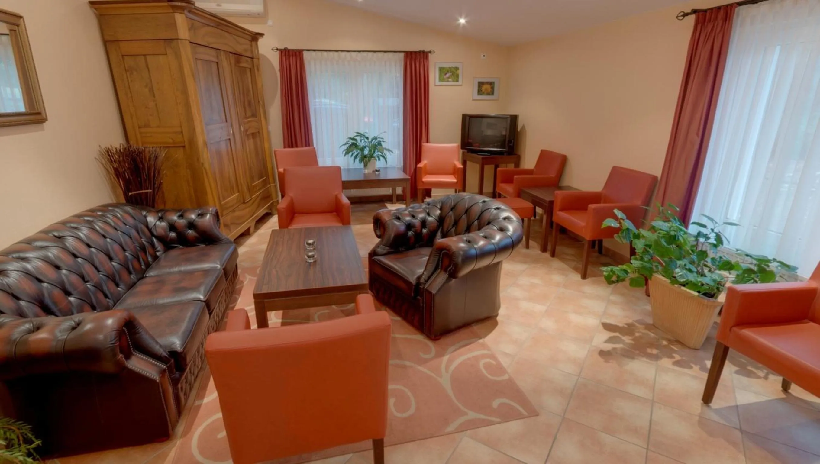 Lobby or reception in Hotel Garni Stadt Friedberg