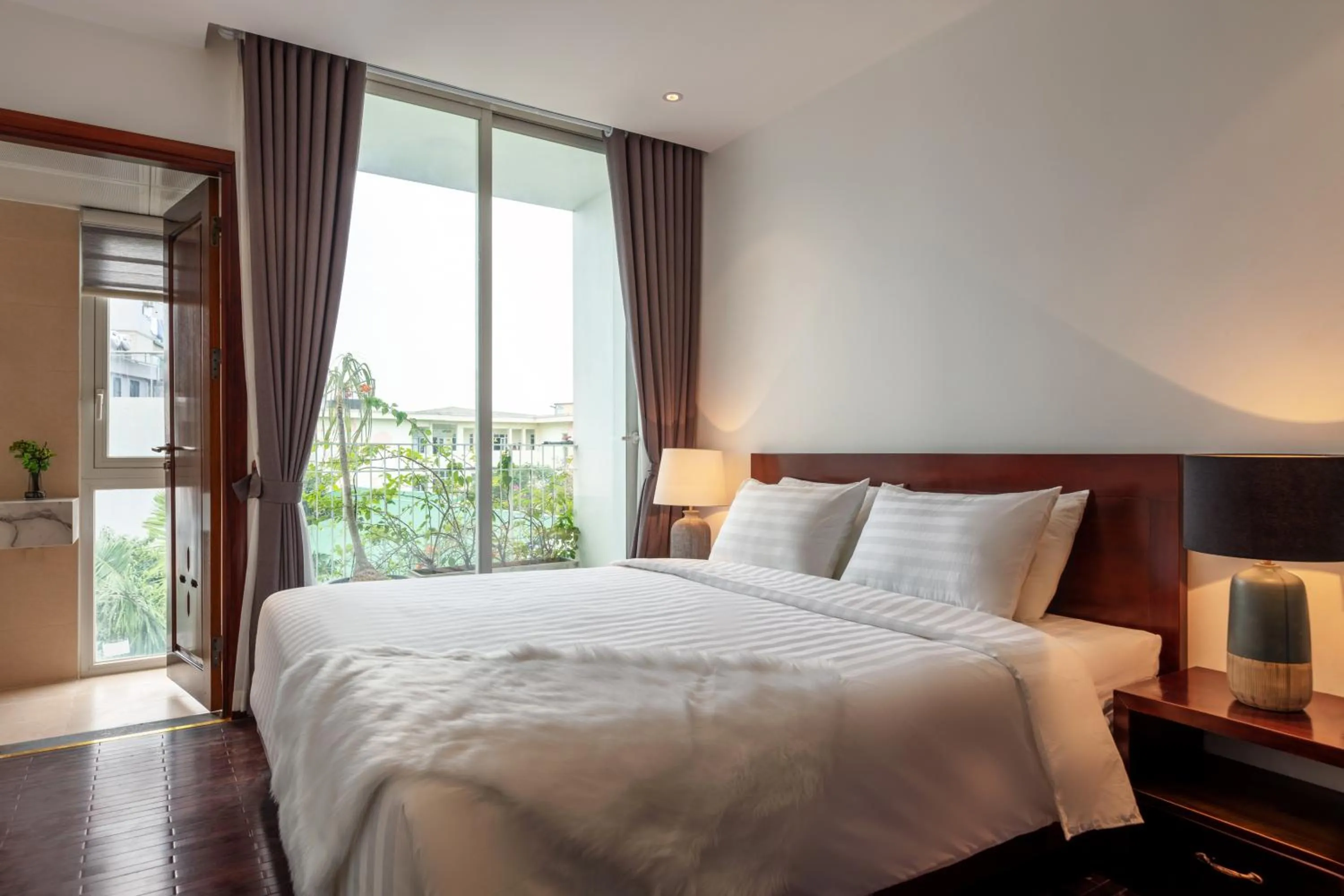 Balcony/Terrace, Bed in Pegasy Premium Suites & Residence Westlake