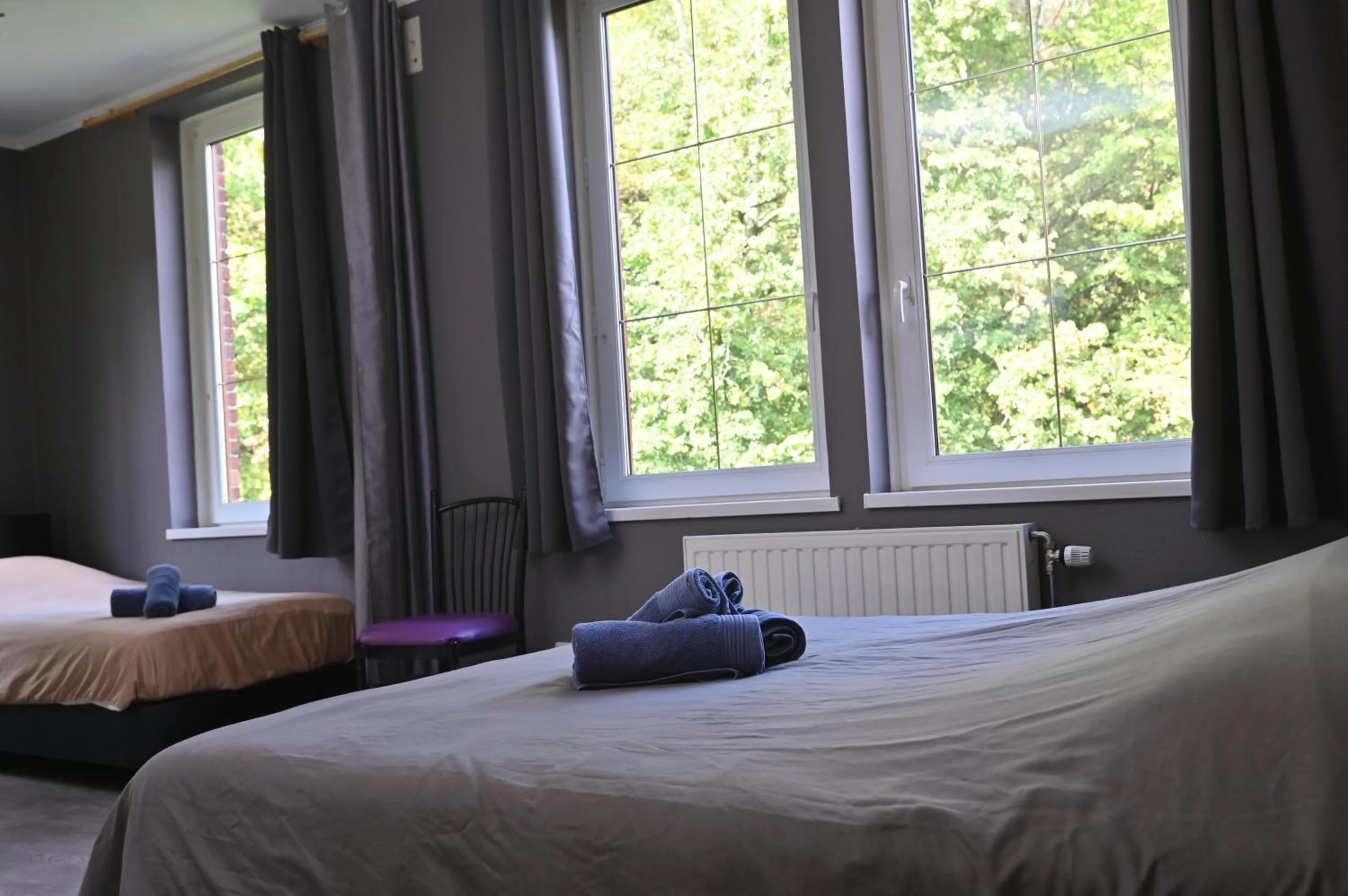 Bed in B&B De l'Aisne