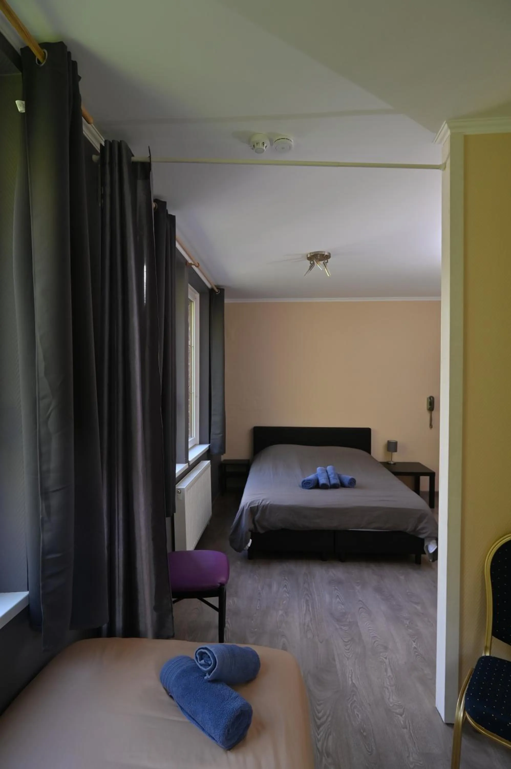 Bed in B&B De l'Aisne