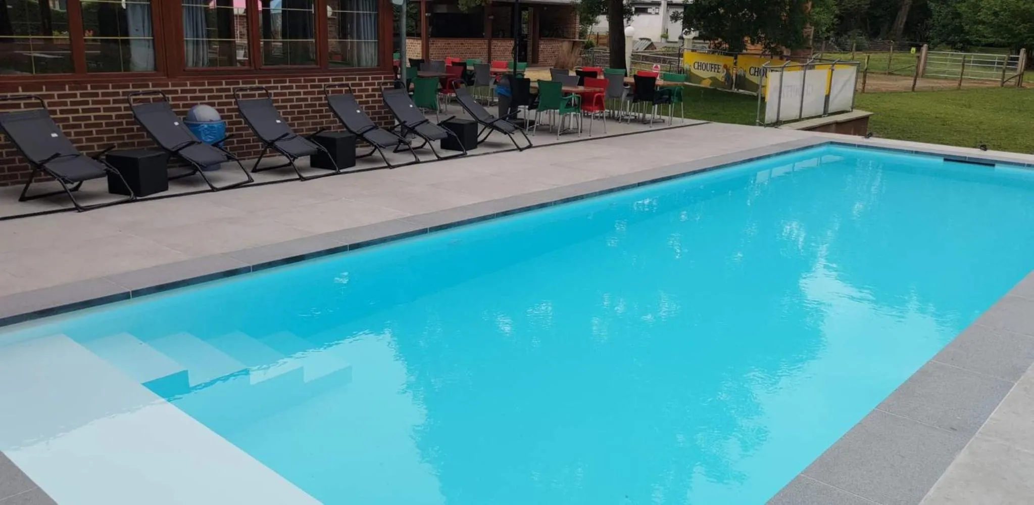 Swimming pool in B&B De l'Aisne