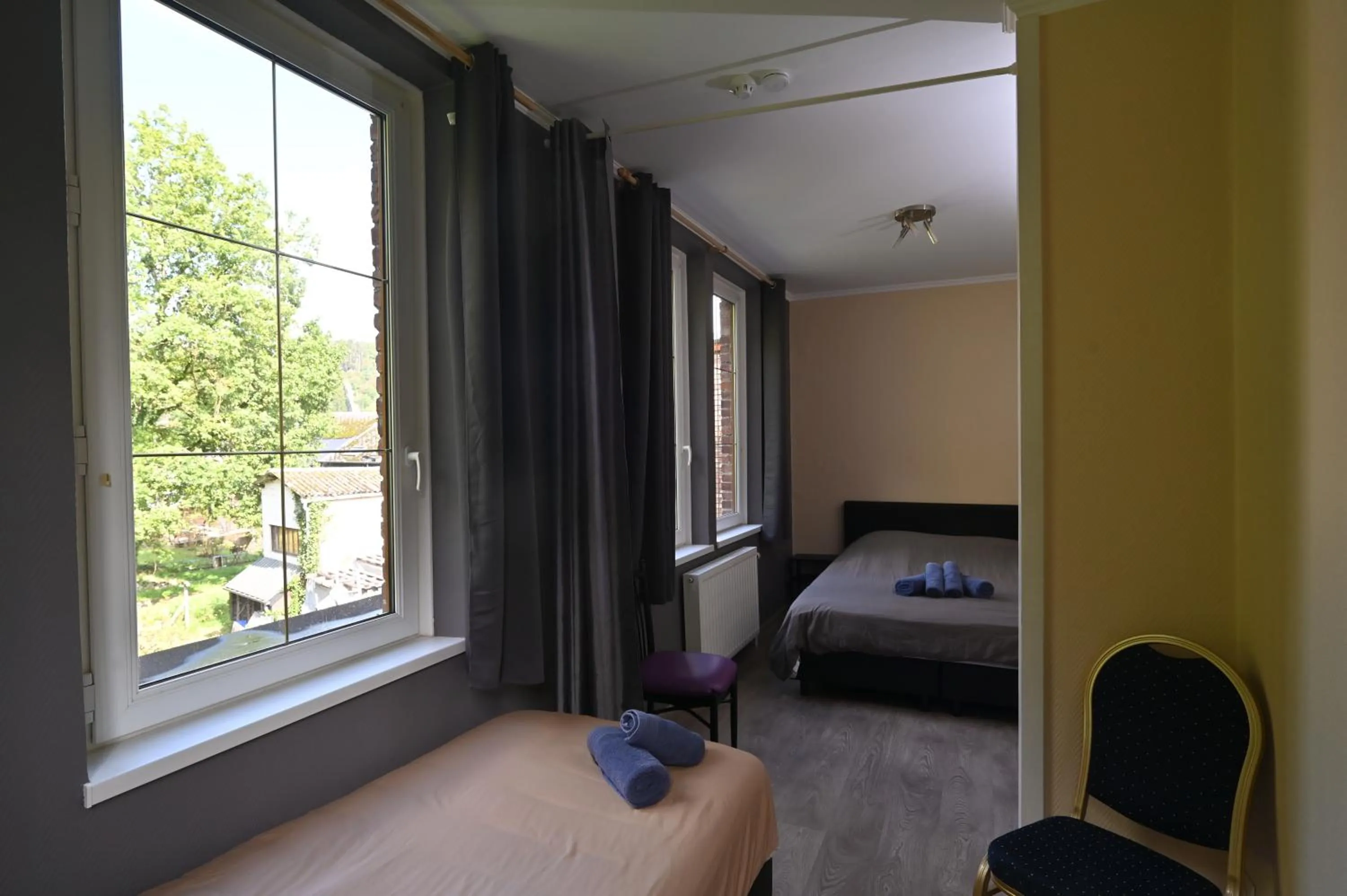 Bed in B&B De l'Aisne