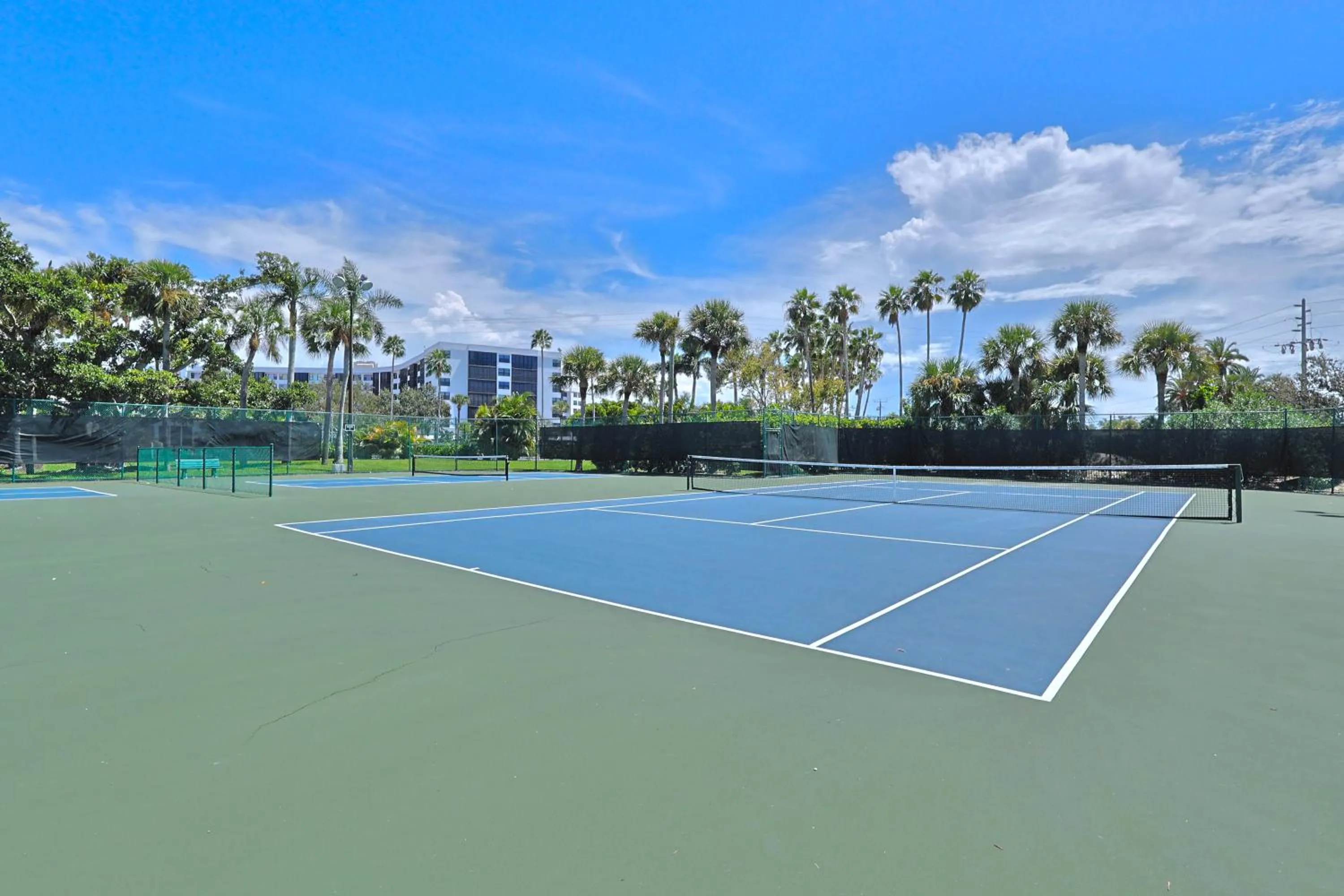 Tennis court in Siesta Key Island Rentals