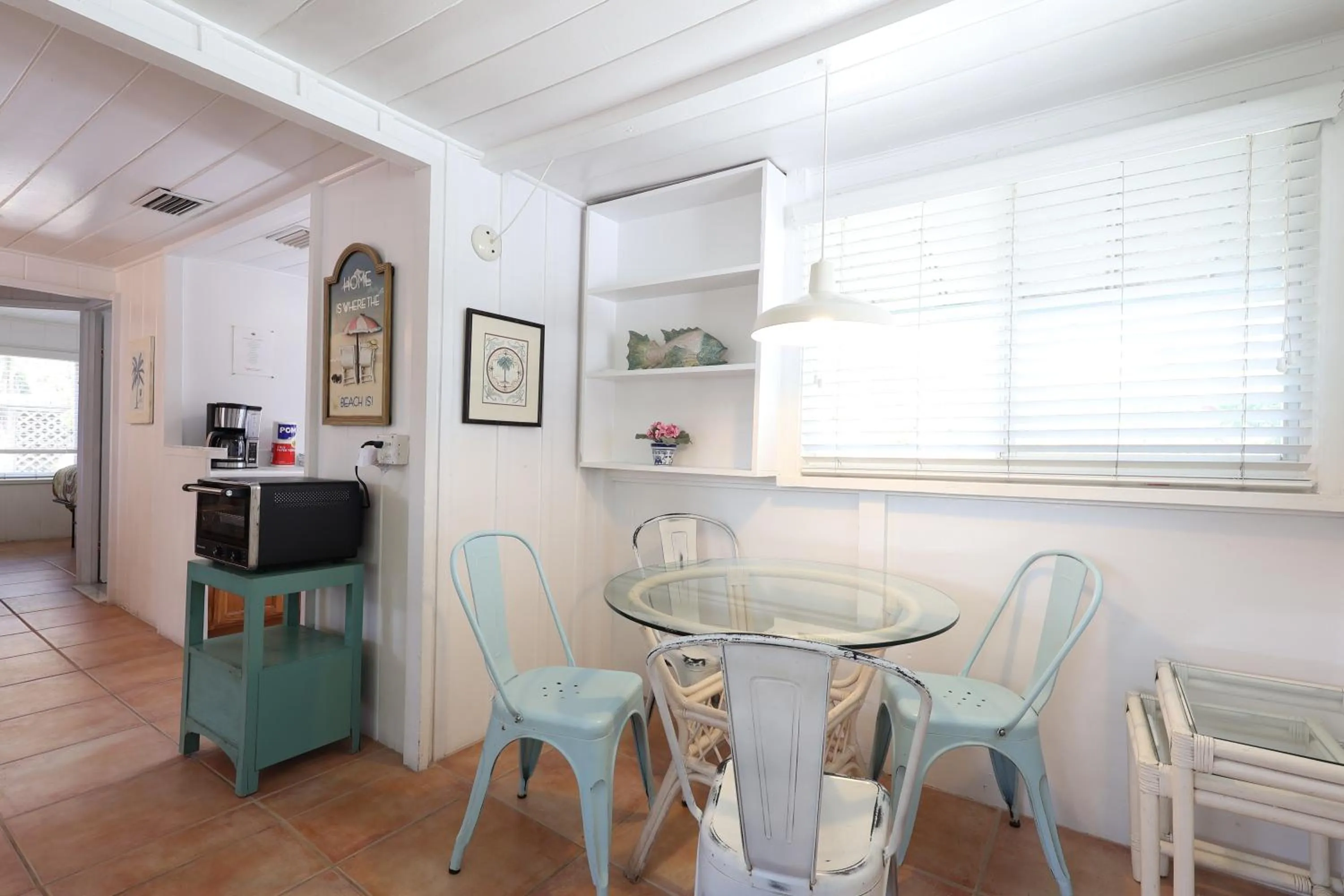 Dining area in Siesta Key Island Rentals
