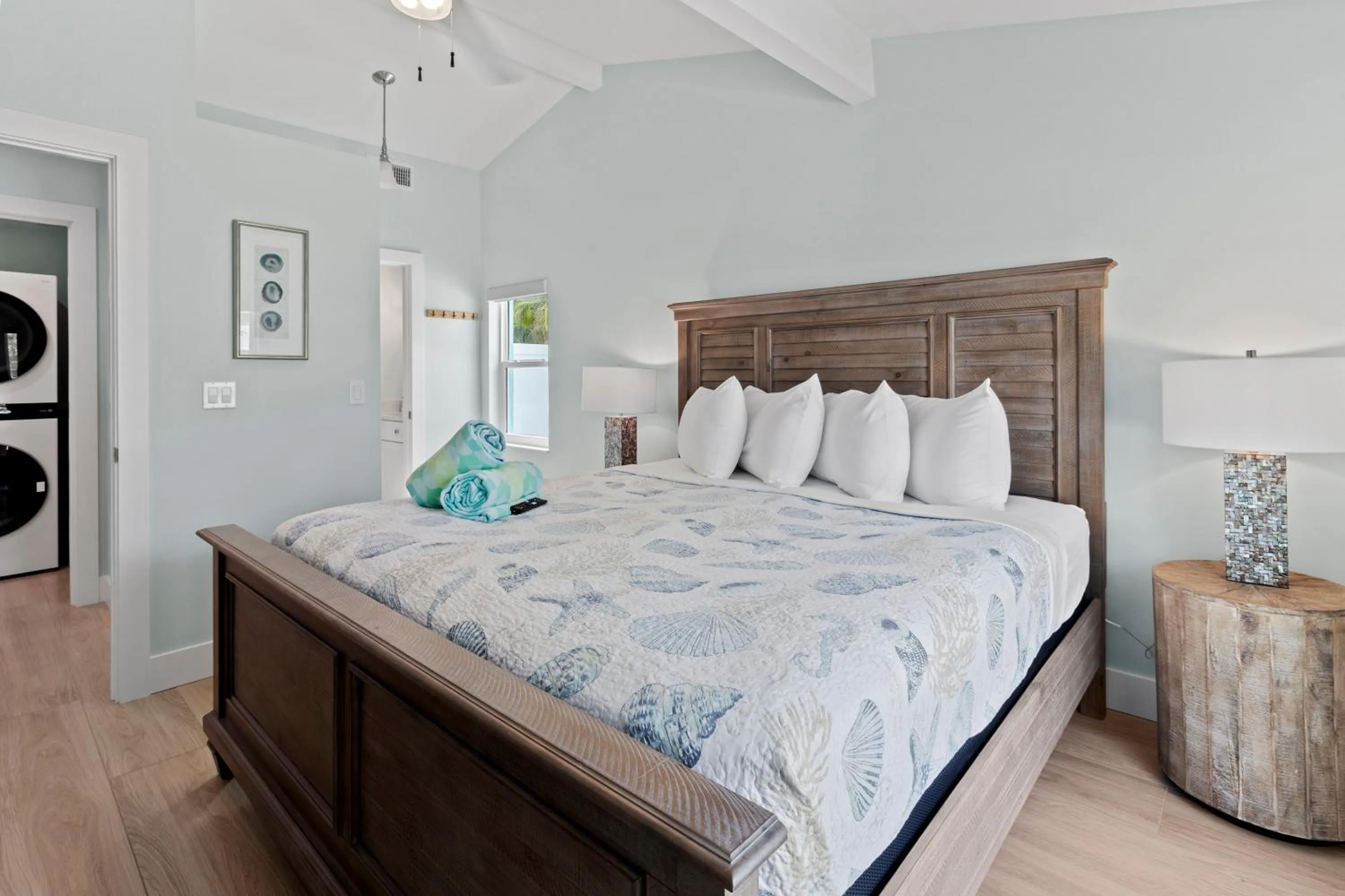 Bedroom, Bed in Siesta Key Island Rentals