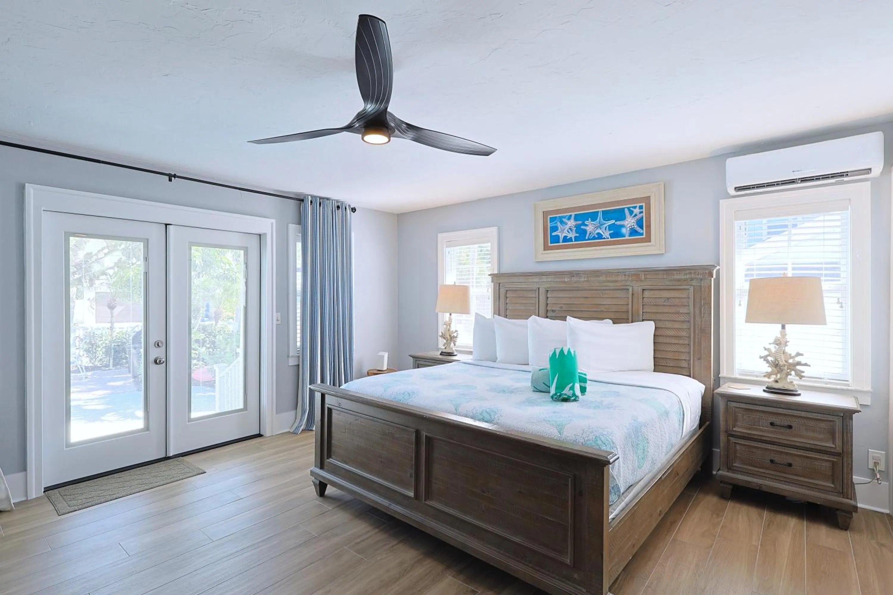Bedroom, Bed in Siesta Key Island Rentals