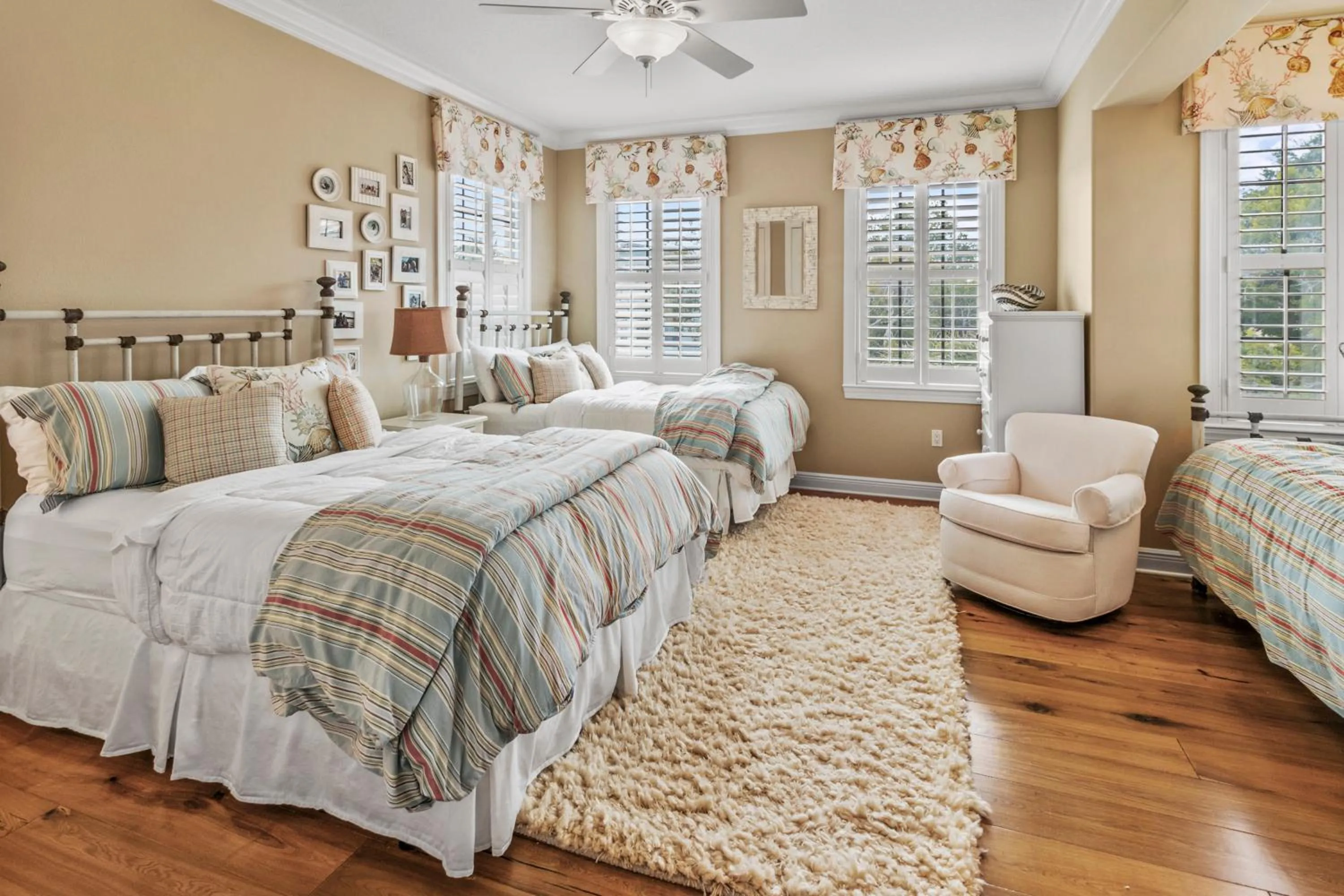 Bedroom, Bed in Siesta Key Island Rentals