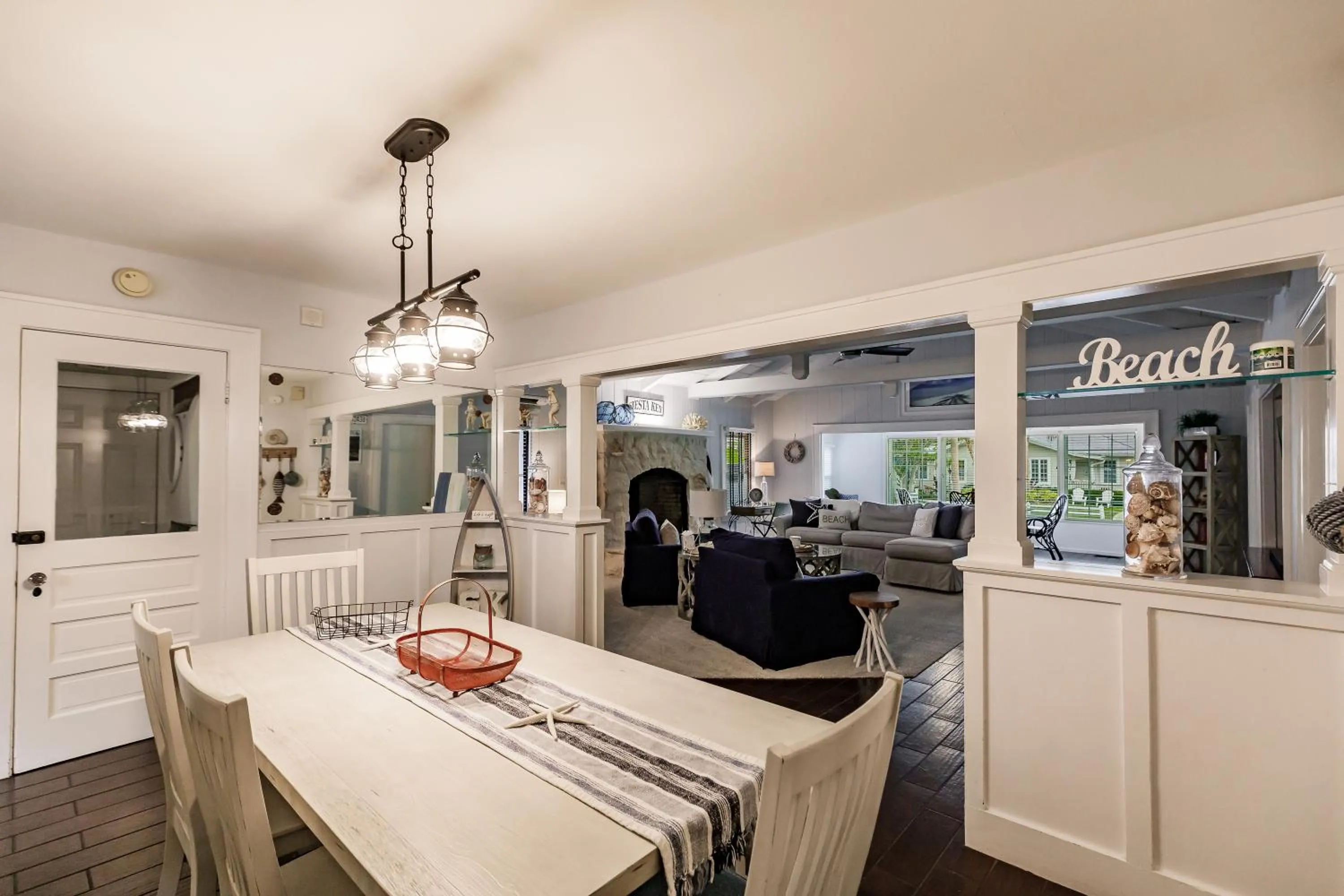 Dining area in Siesta Key Island Rentals