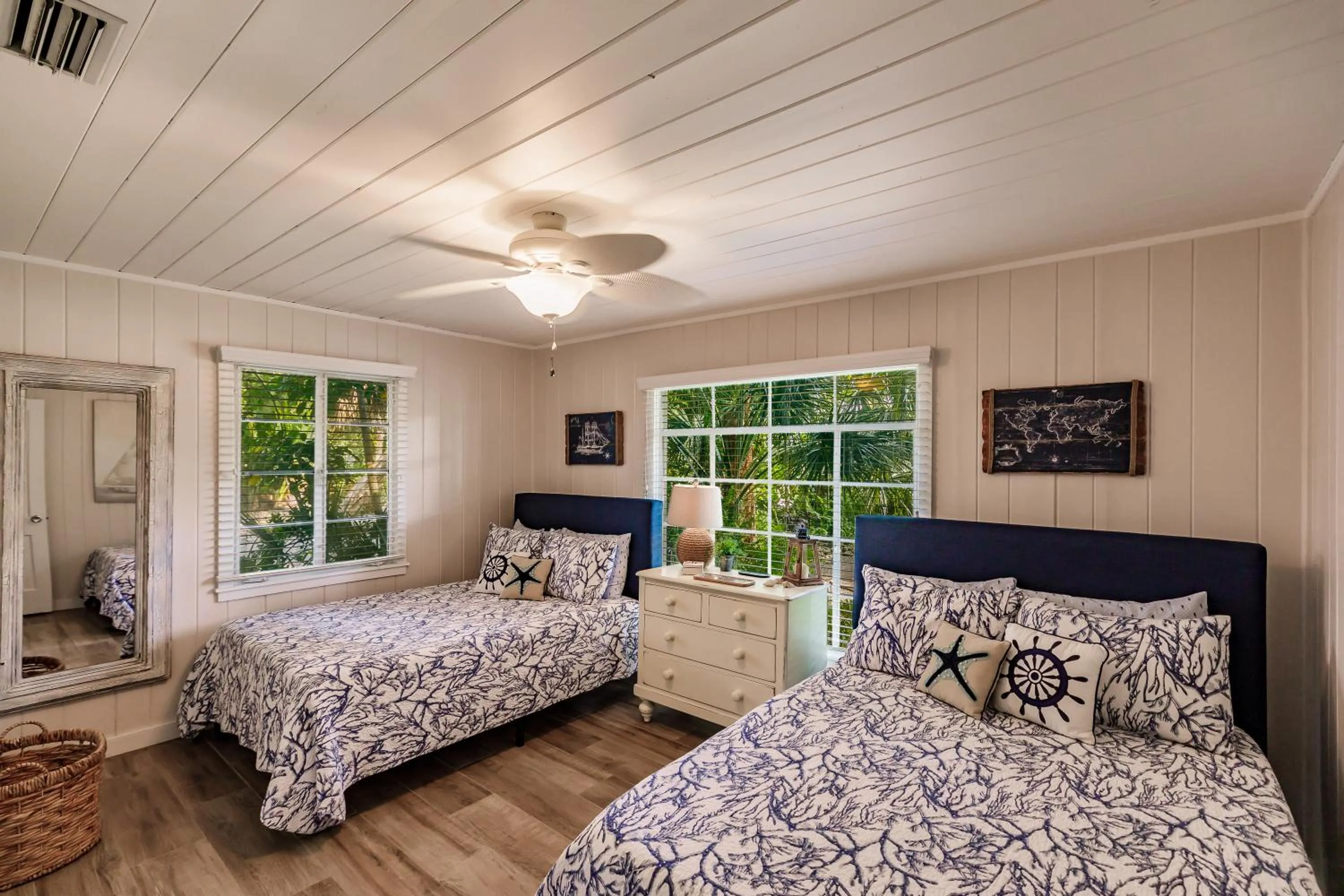 Bedroom, Bed in Siesta Key Island Rentals