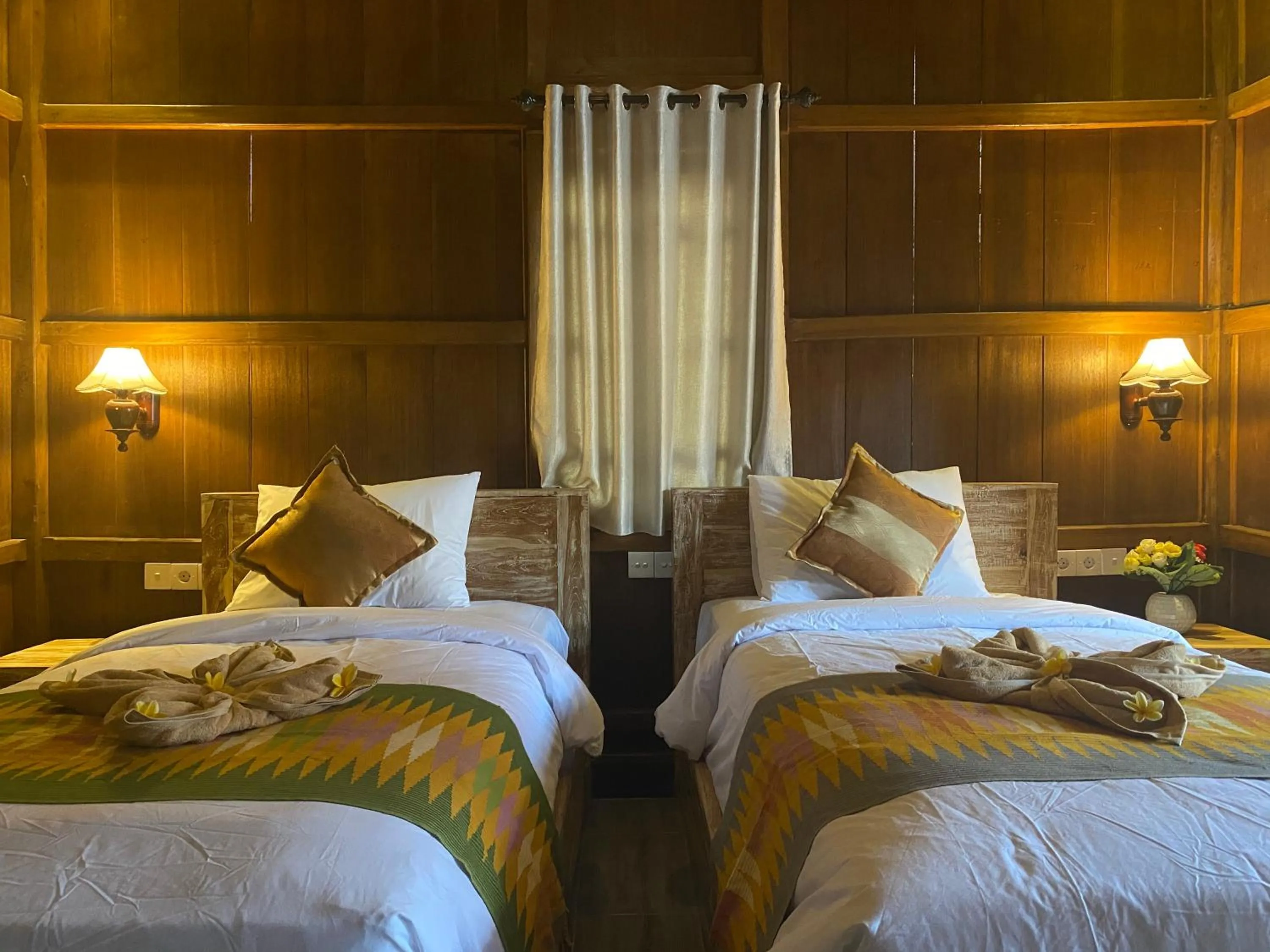 Bedroom, Bed in Grand Cory