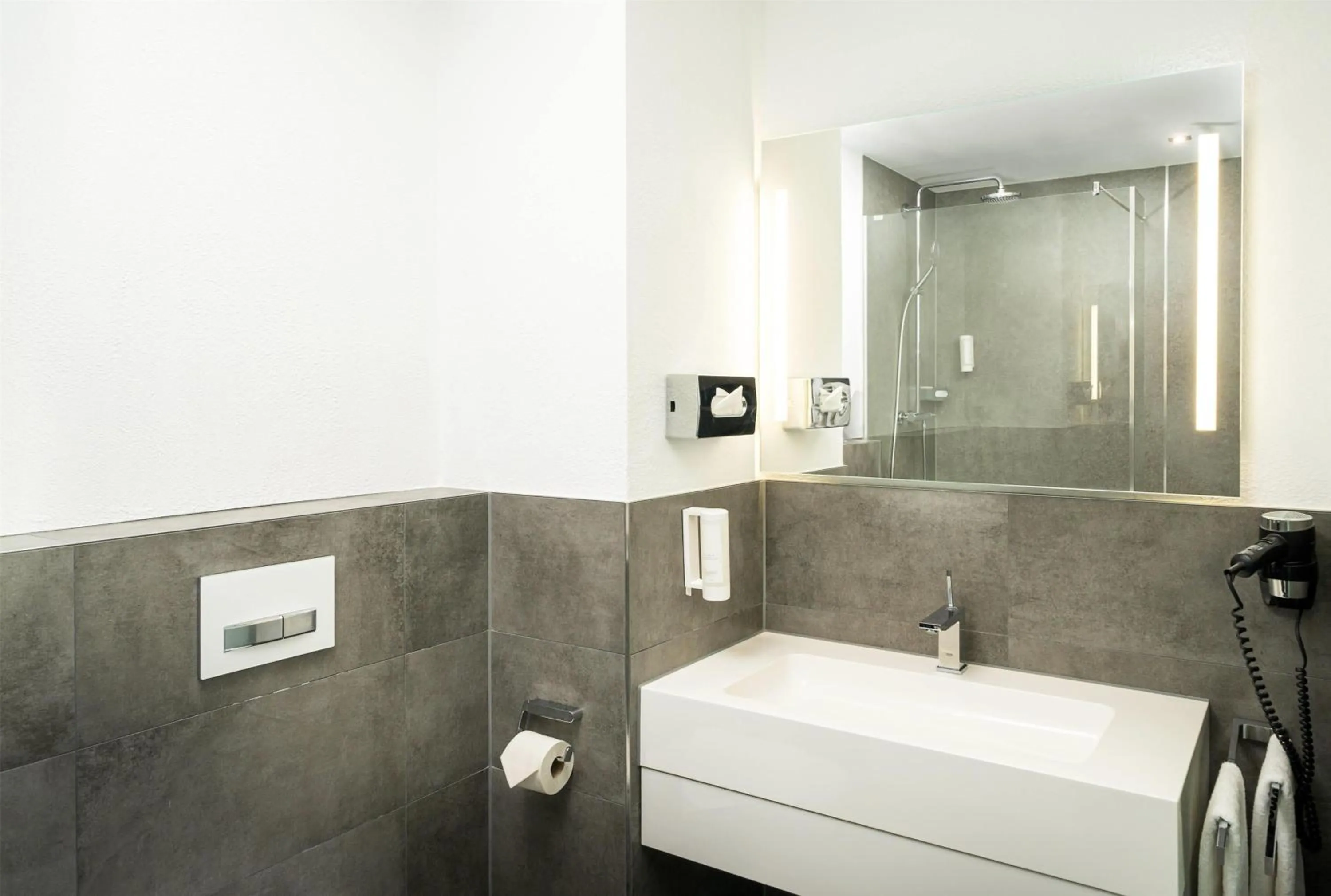 Bathroom in elaya hotel hannover city, Trademark by Wyndham