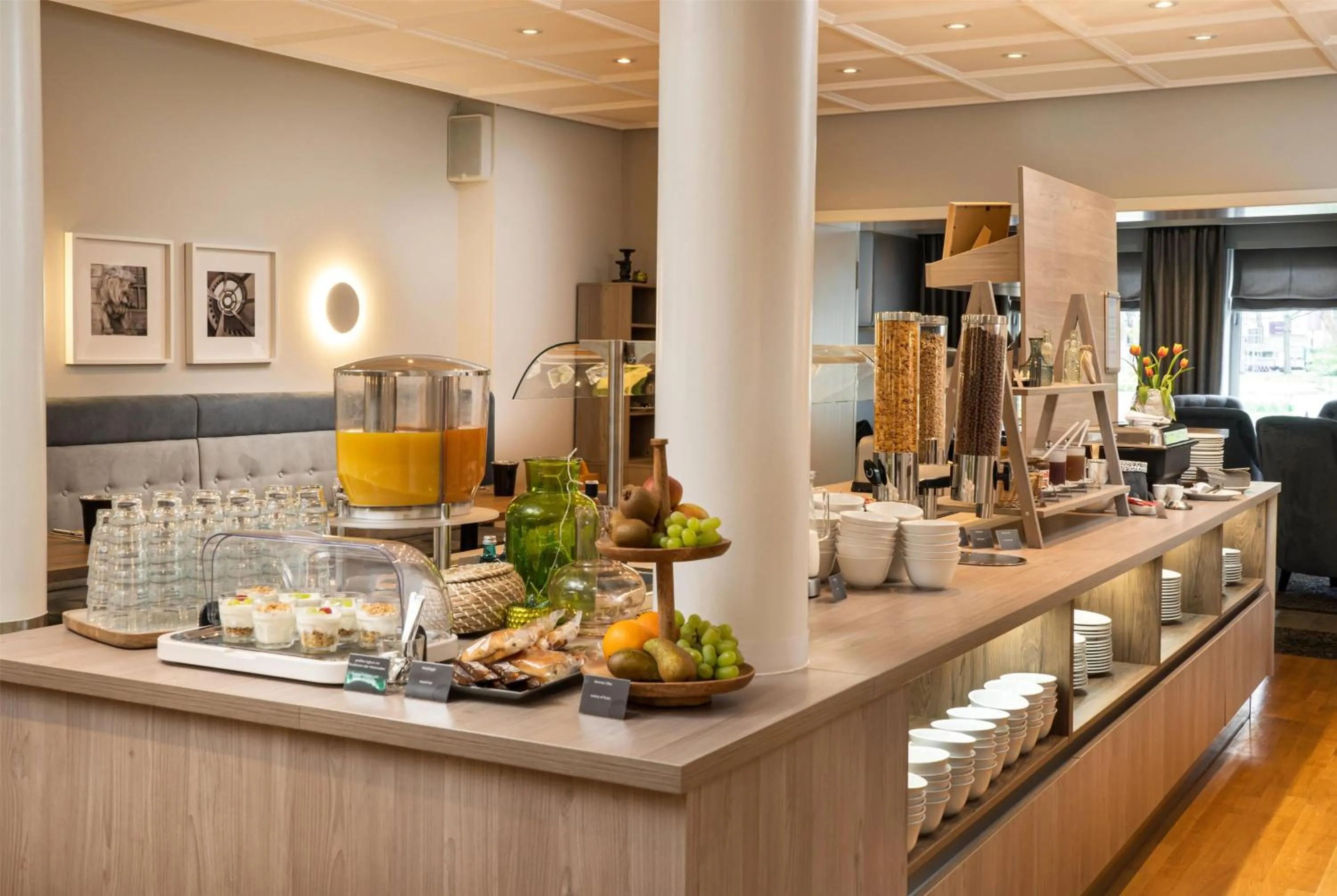 Restaurant/places to eat in elaya hotel hannover city, Trademark by Wyndham
