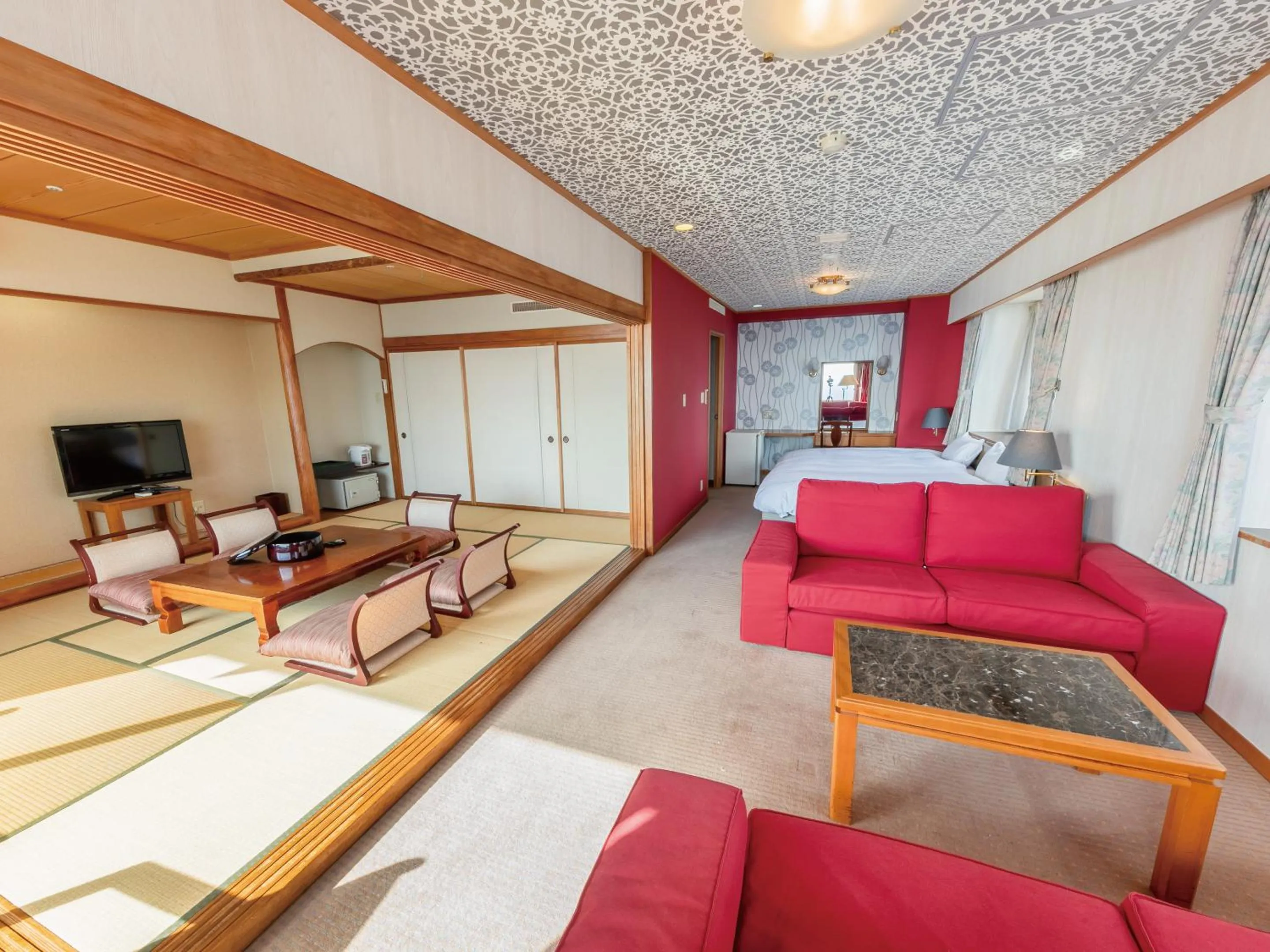 Living room, Bed in Atagawa Onsen Blue Ocean