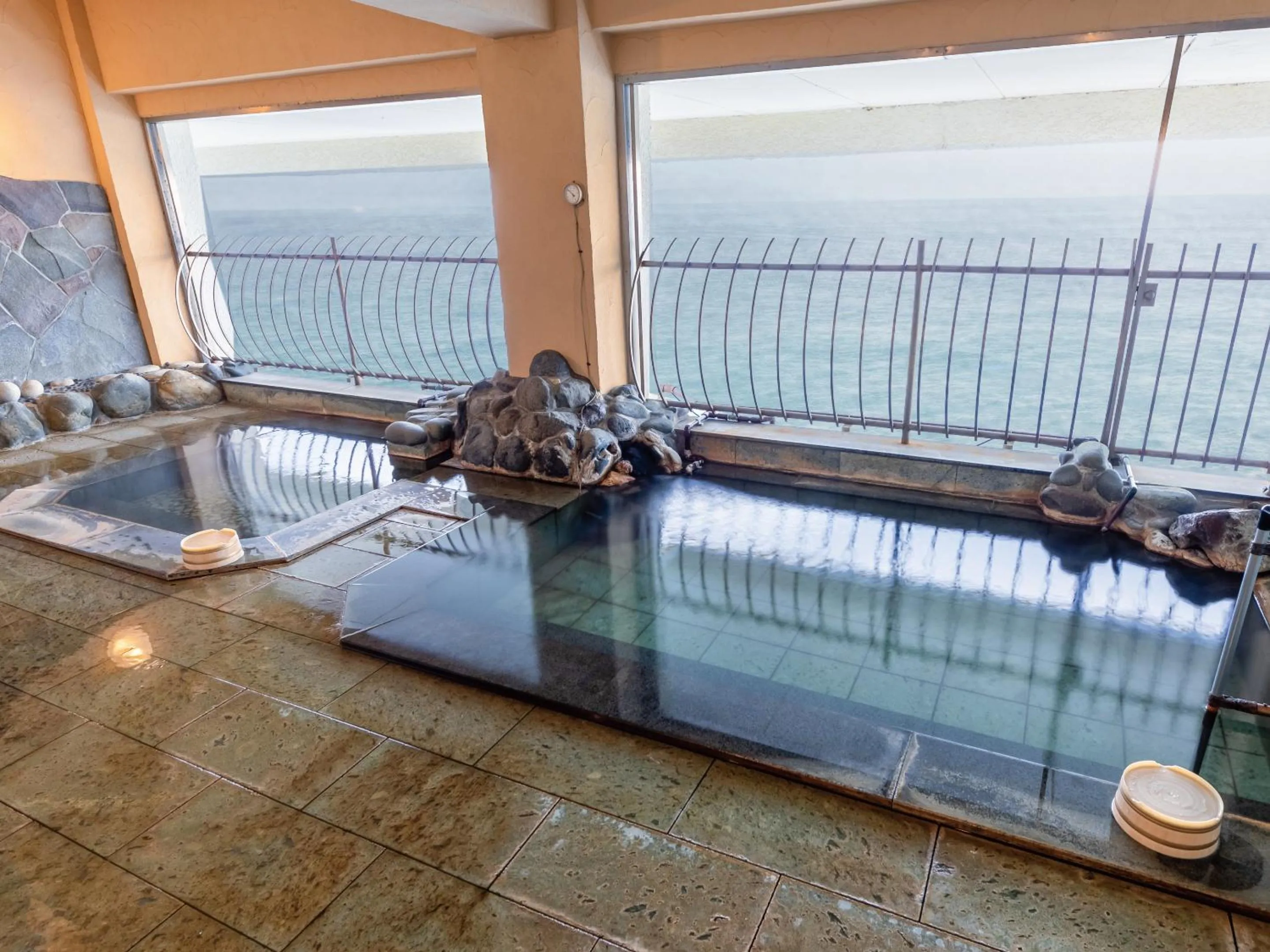 Hot Spring Bath in Atagawa Onsen Blue Ocean