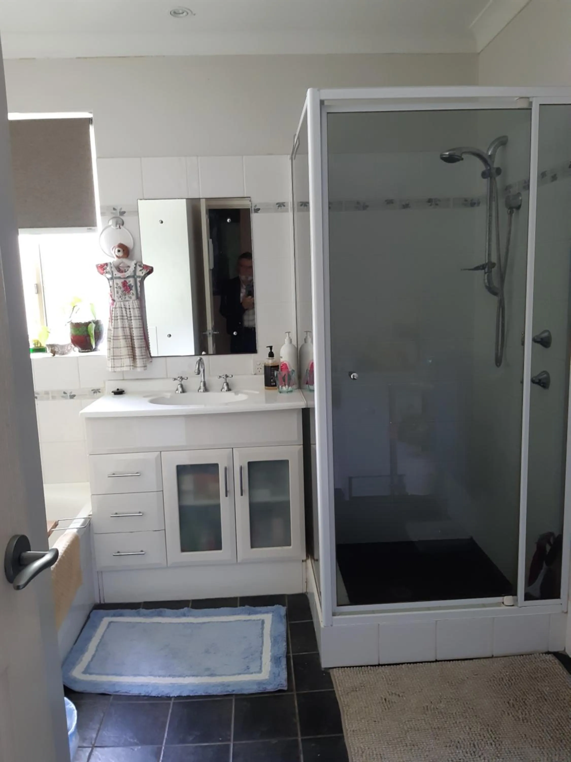 Bathroom in Mundaring Bed and Breakfast