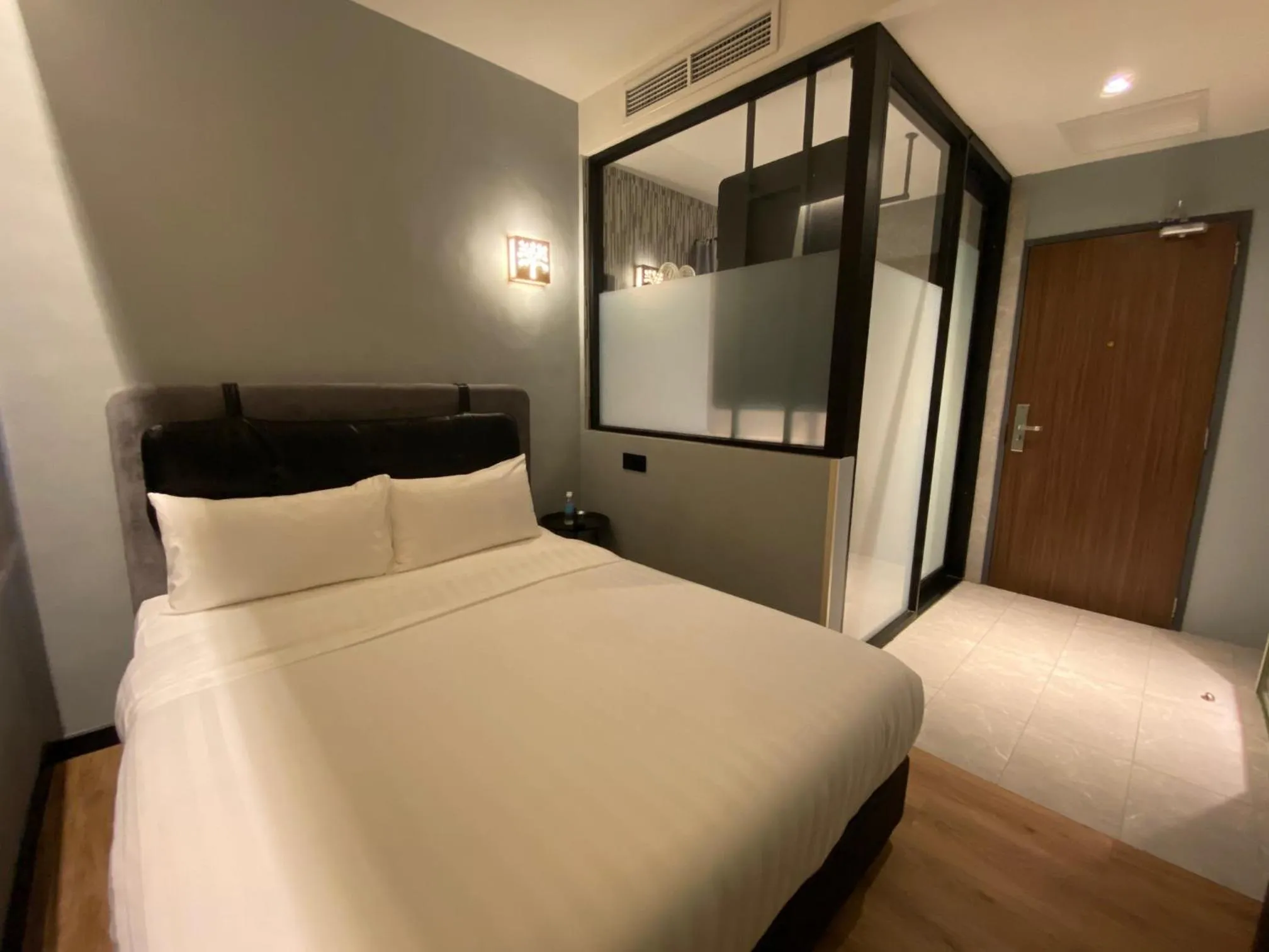 Bedroom, Bed in The Seraya Hotel