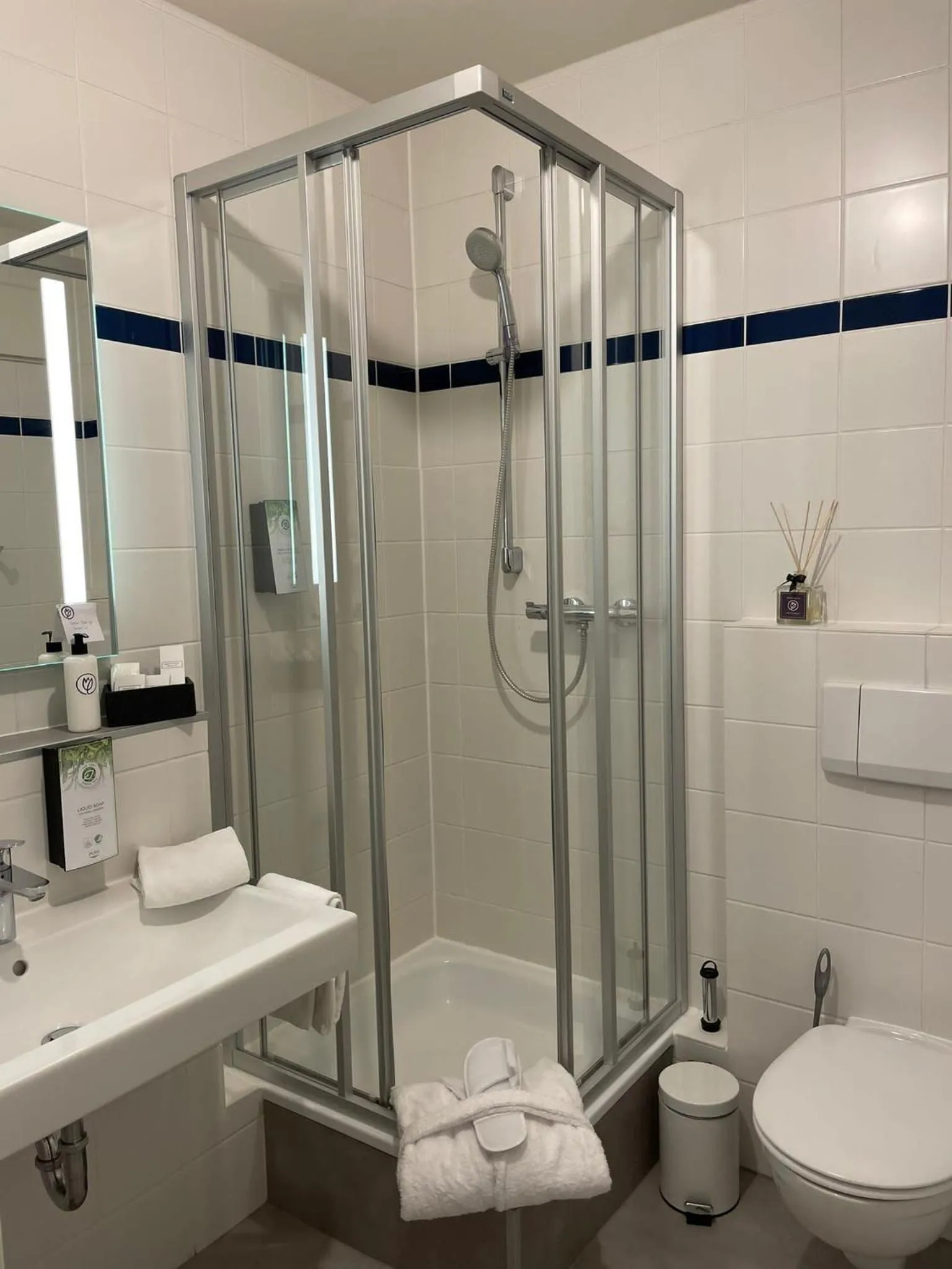 Bathroom in Tulip Inn Frankfurt Airport