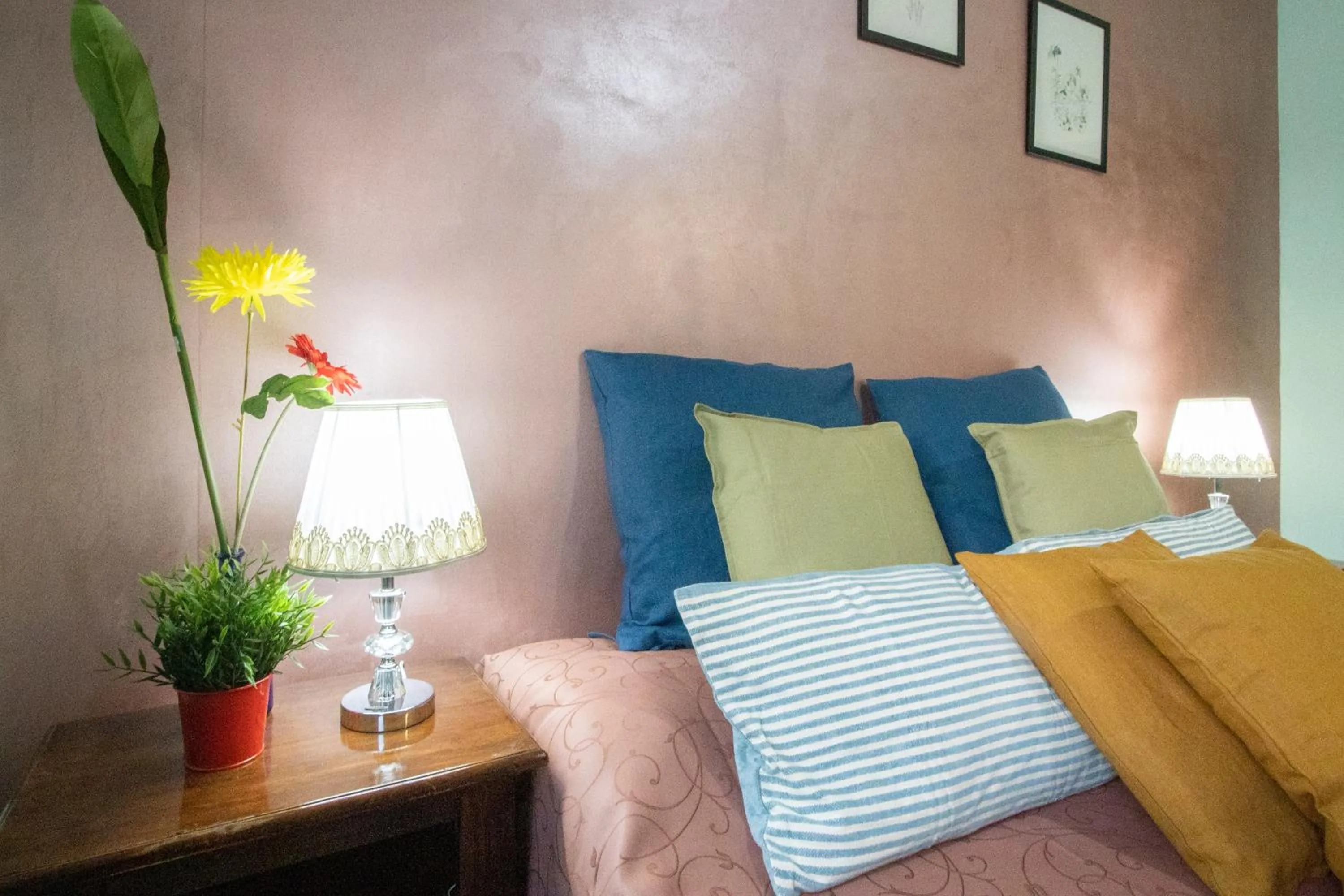 Bed in B&B Colorful Suite Yard