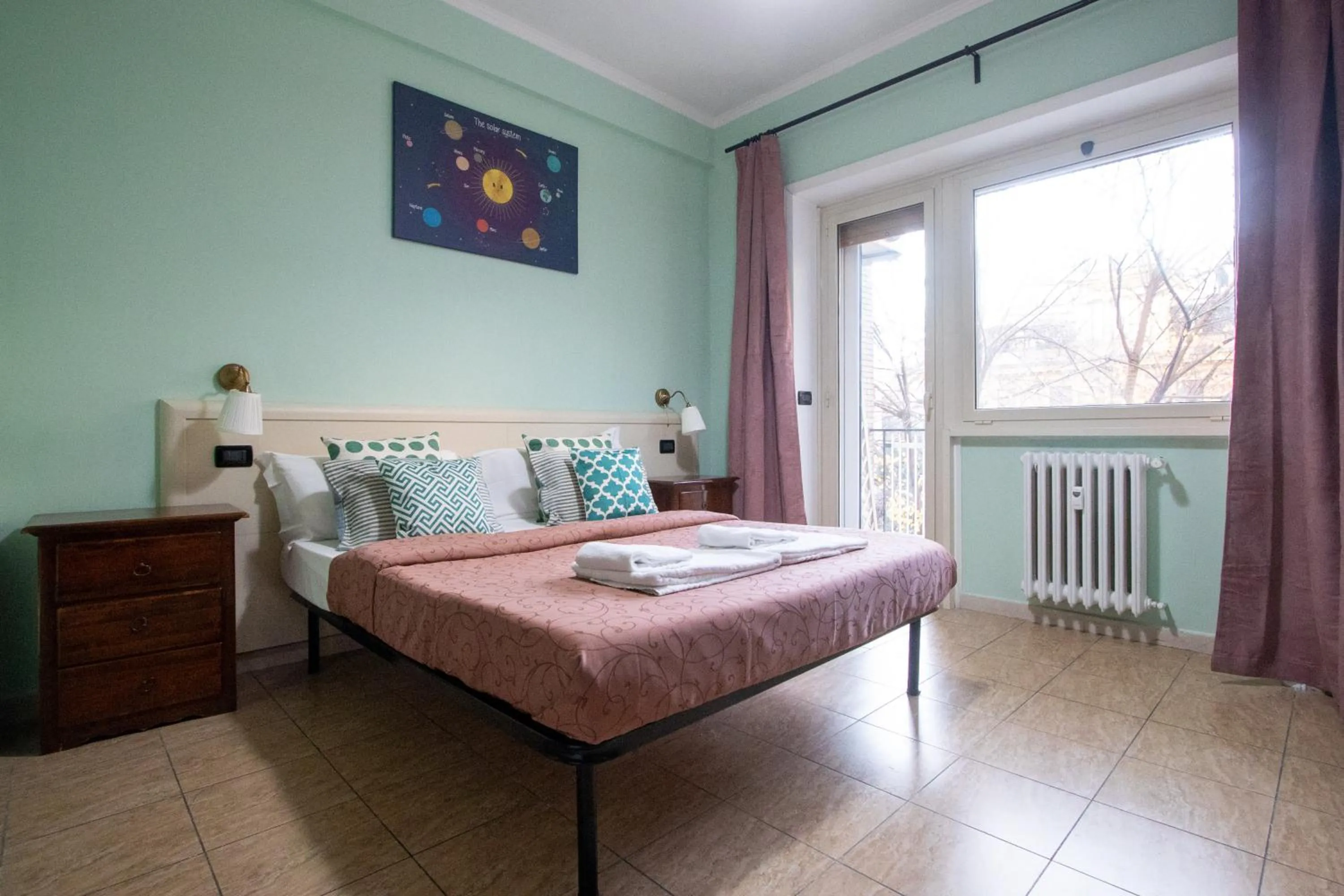 Bed in B&B Colorful Suite Yard