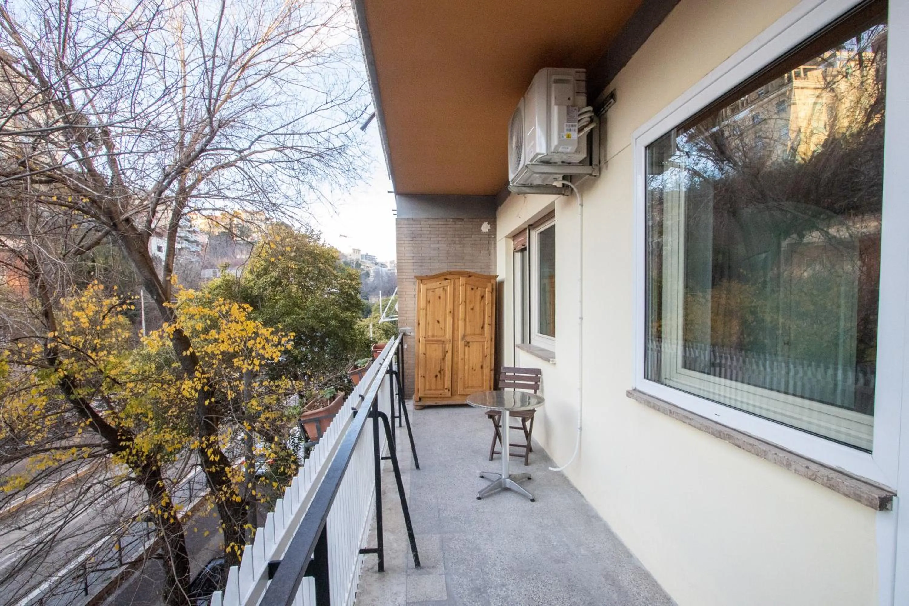 Property building in B&B Colorful Suite Yard