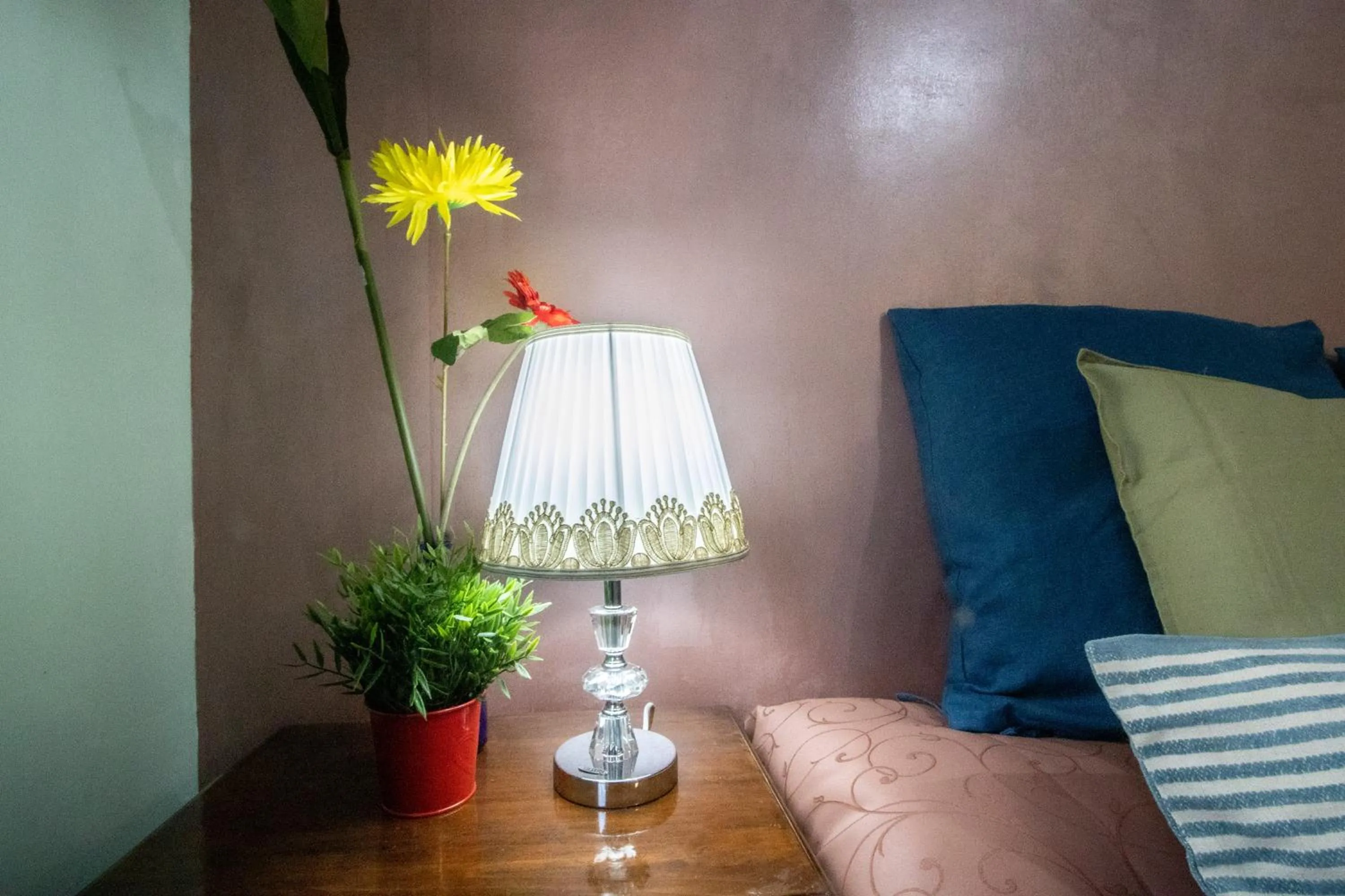 Day in B&B Colorful Suite Yard