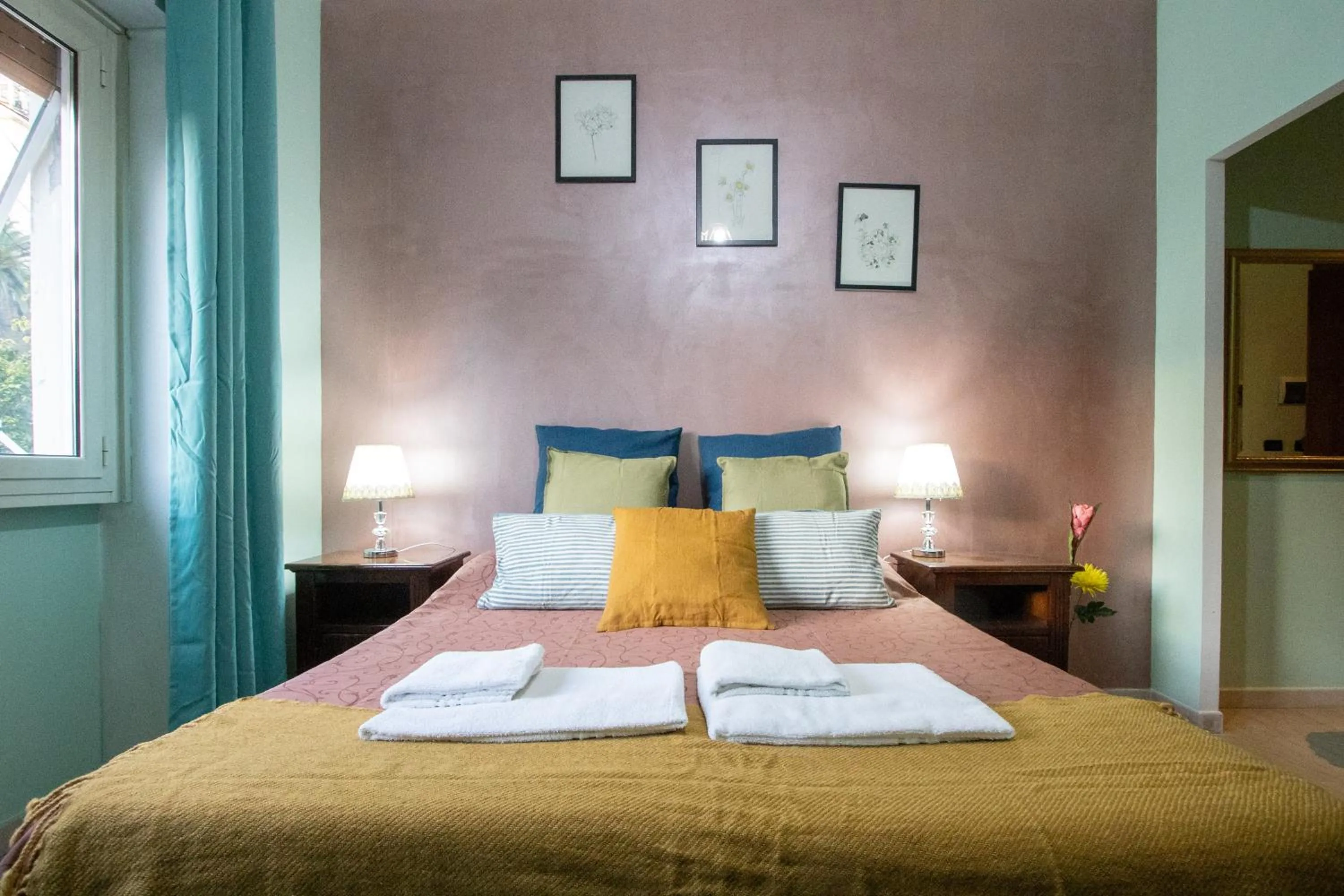 Bed in B&B Colorful Suite Yard