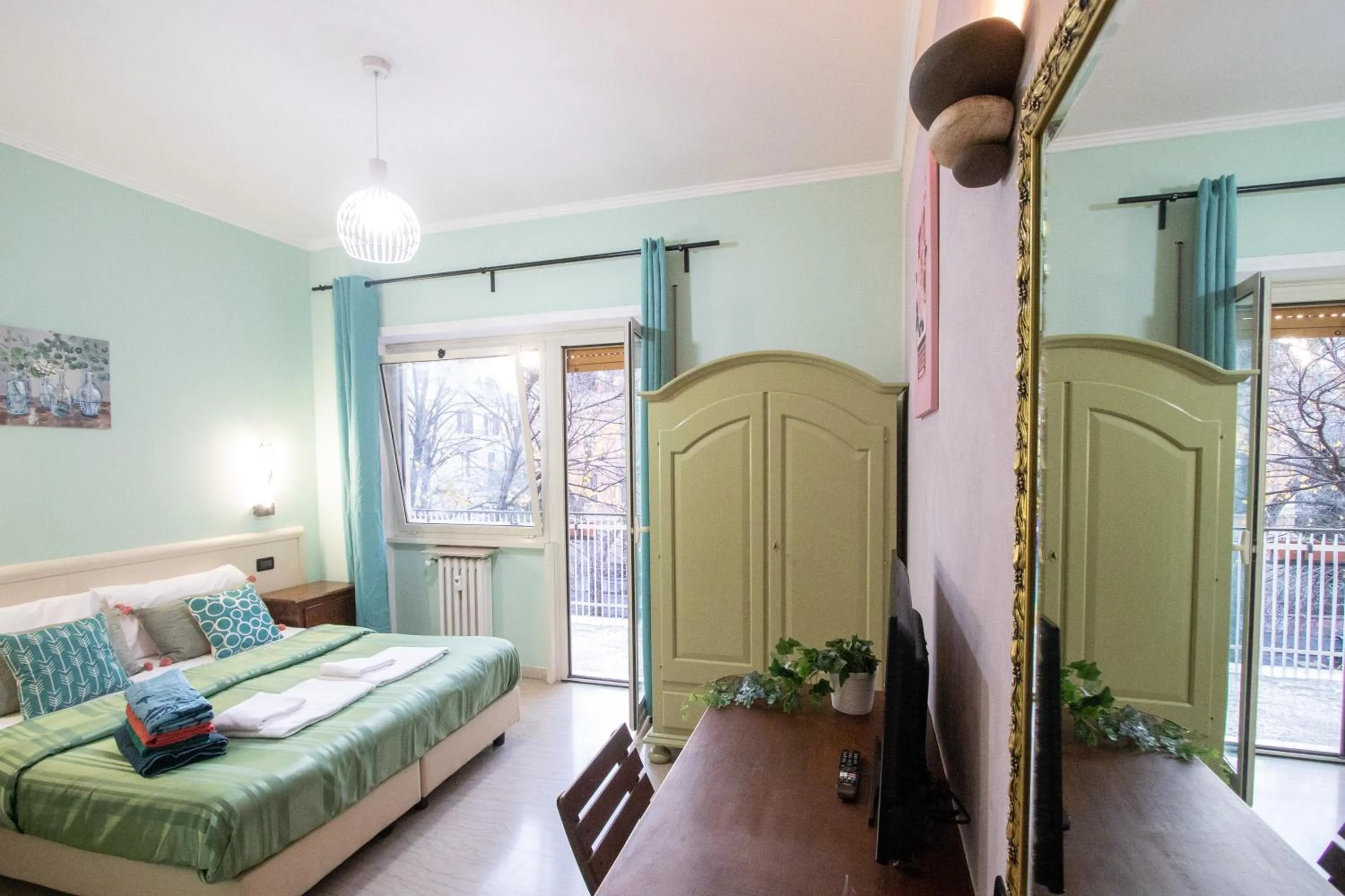 Balcony/Terrace, Bed in B&B Colorful Suite Yard