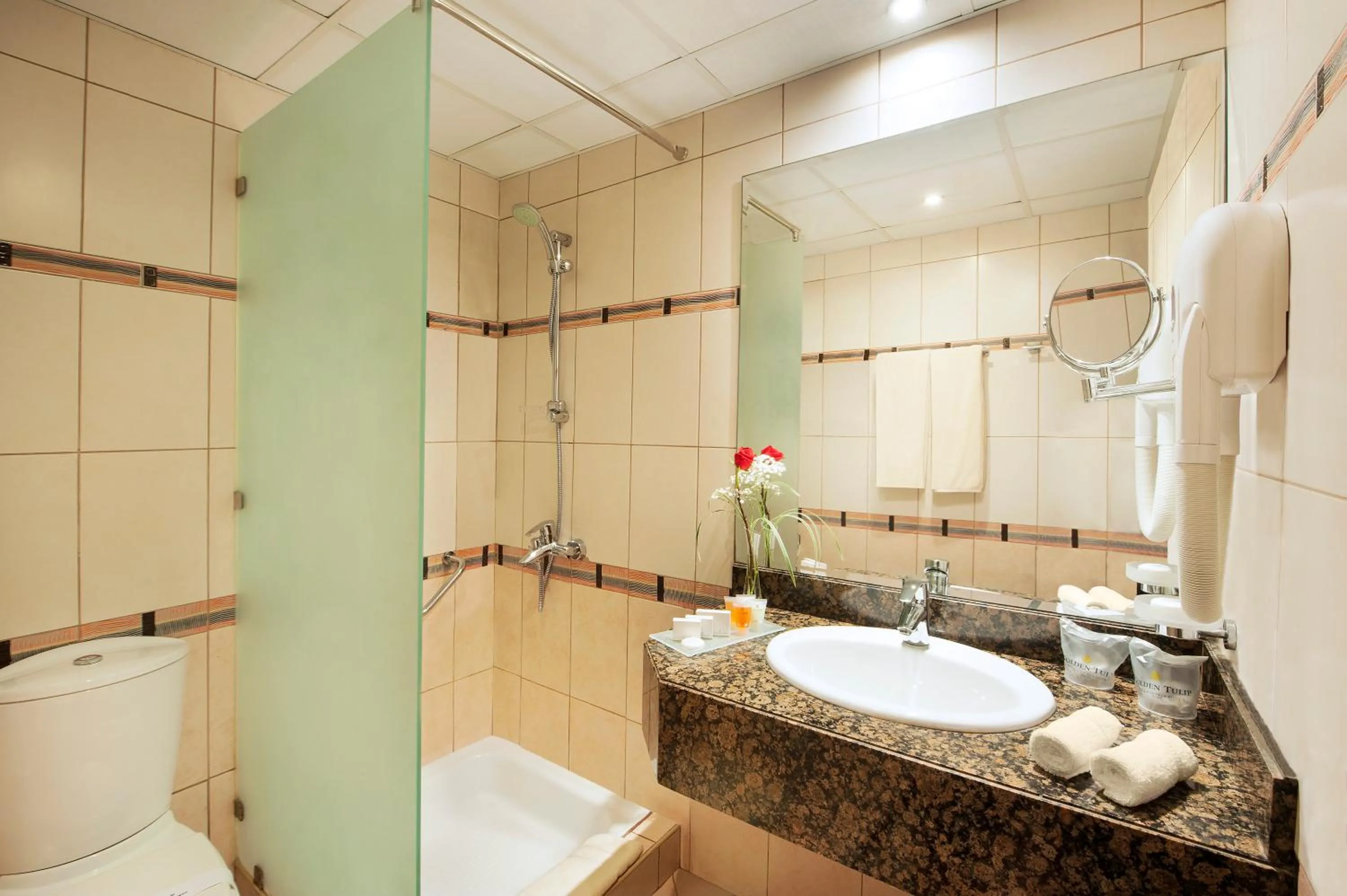 Shower in Golden Tulip Sharjah