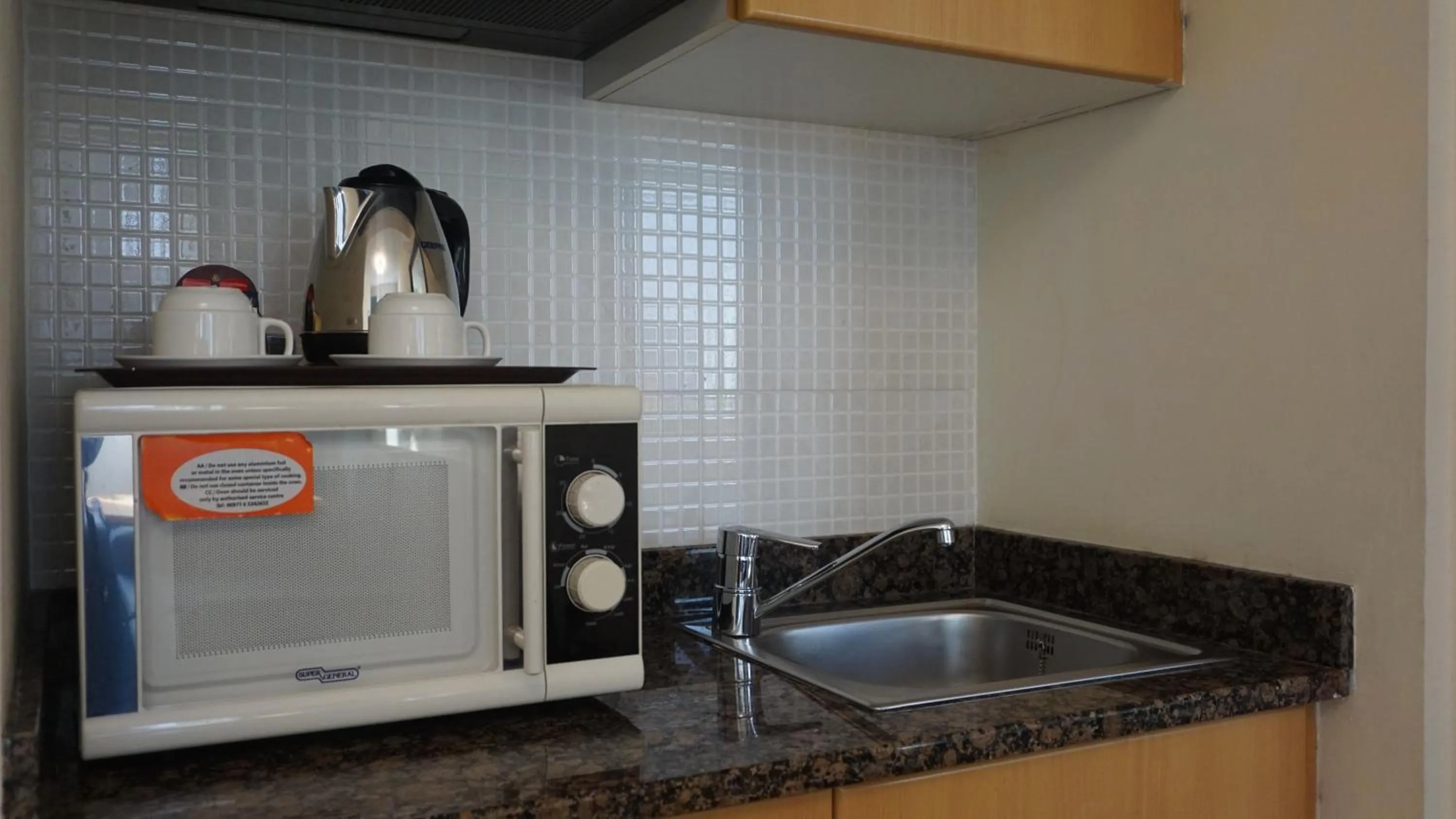 Coffee/tea facilities in Golden Tulip Sharjah