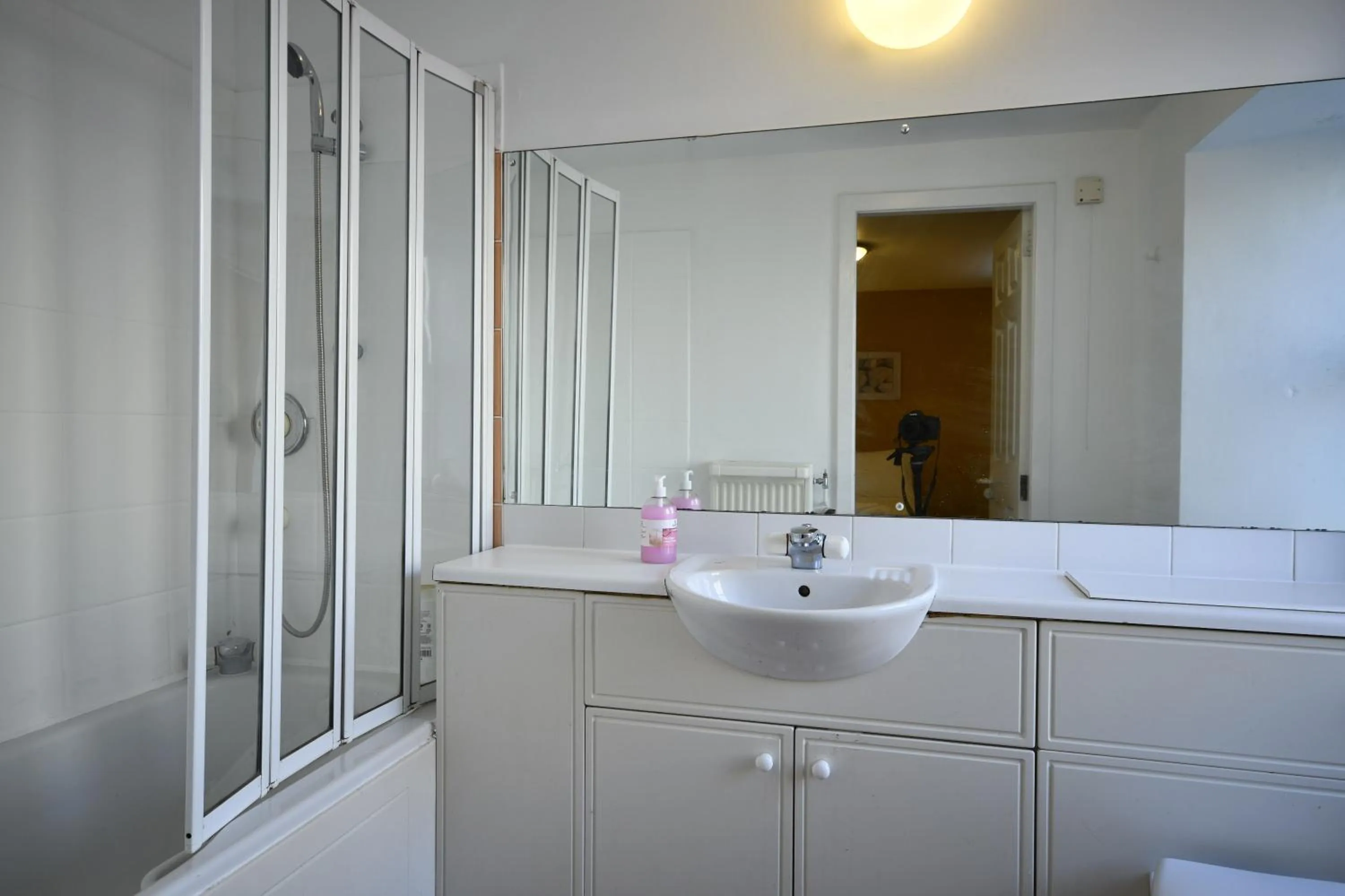 Bathroom in Douglas Arms Hotel