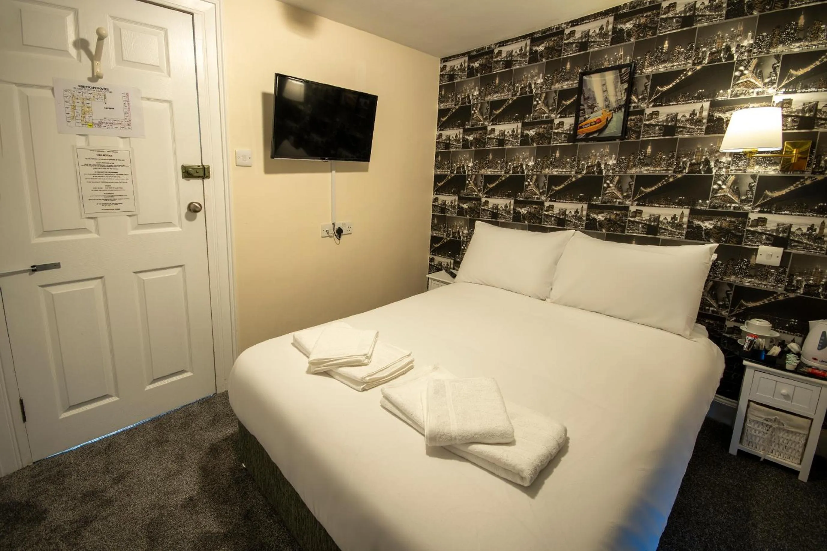 Bed in Douglas Arms Hotel