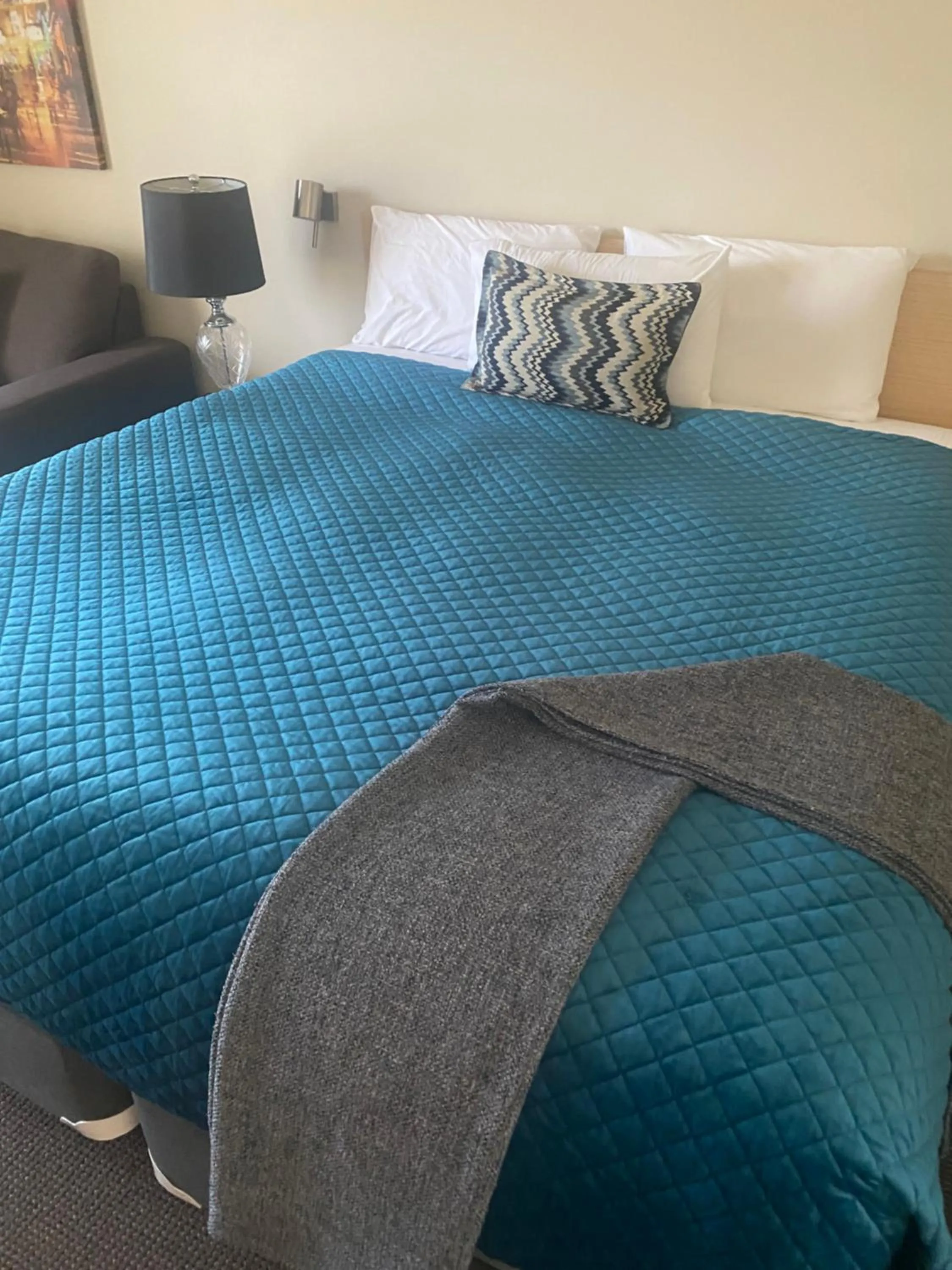 Bed in Tumbarumba Motel & Elms Restaurant