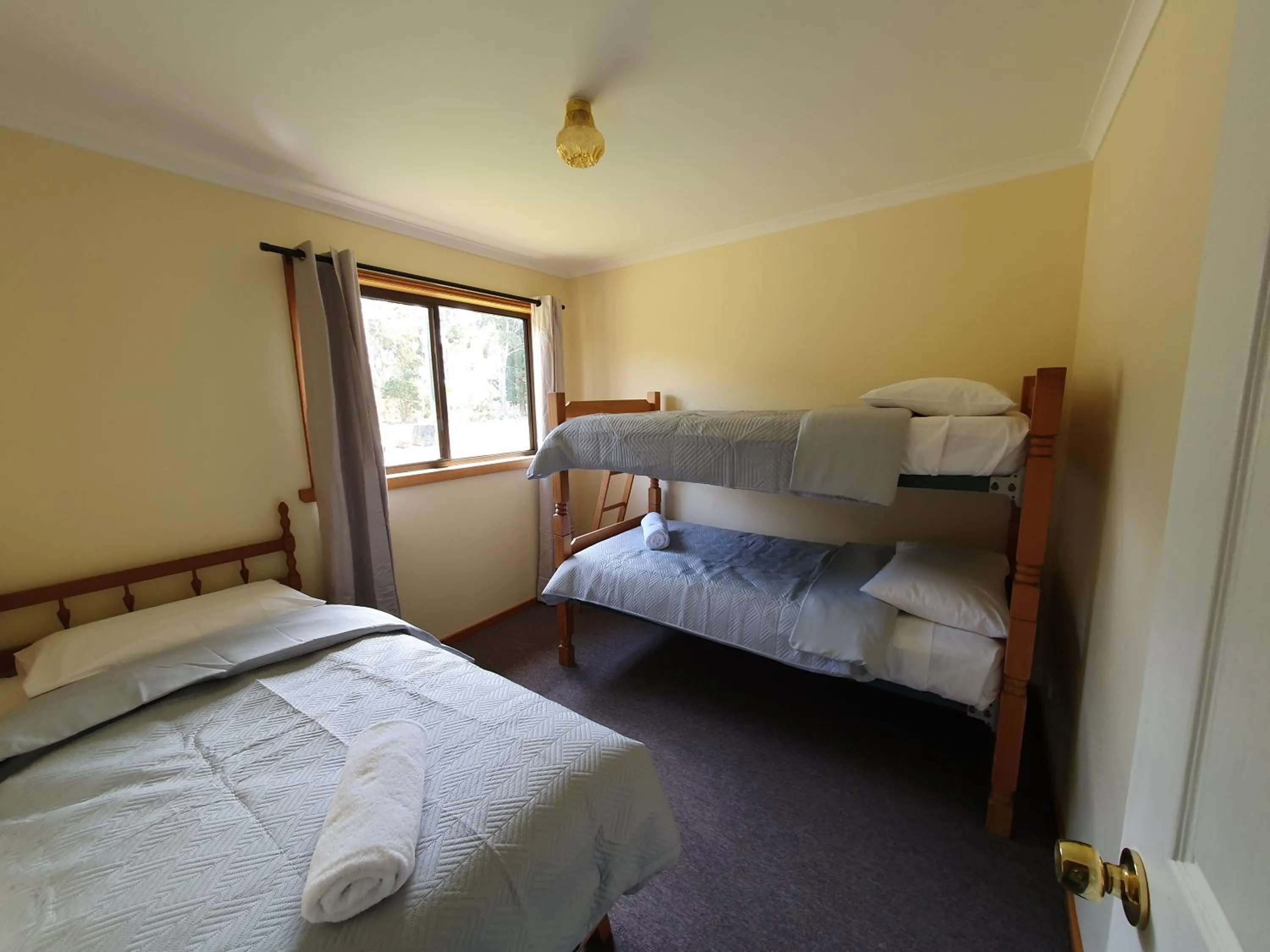 bunk bed, Bed in Lake Yalleena Nature Retreat